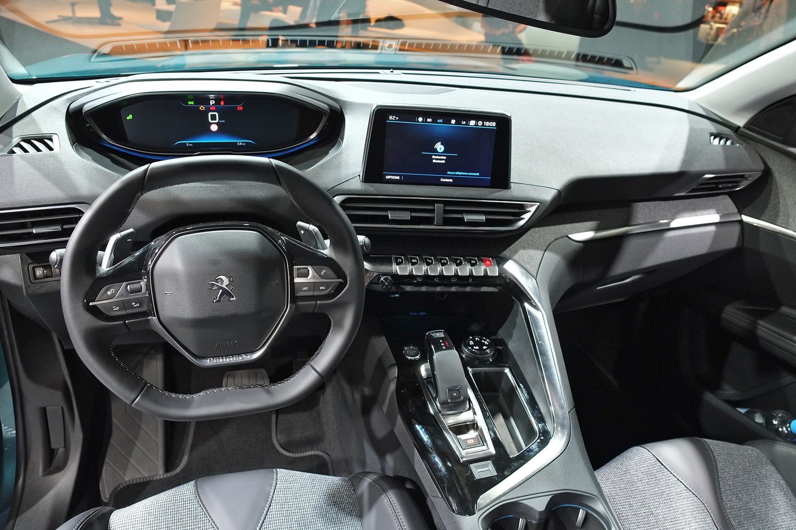 Peugeot 5008 интерьер