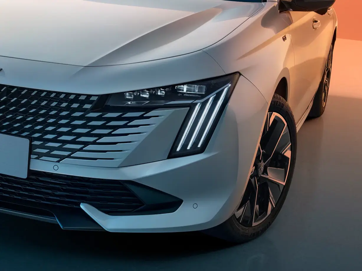 Передняя оптика Peugeot 508L