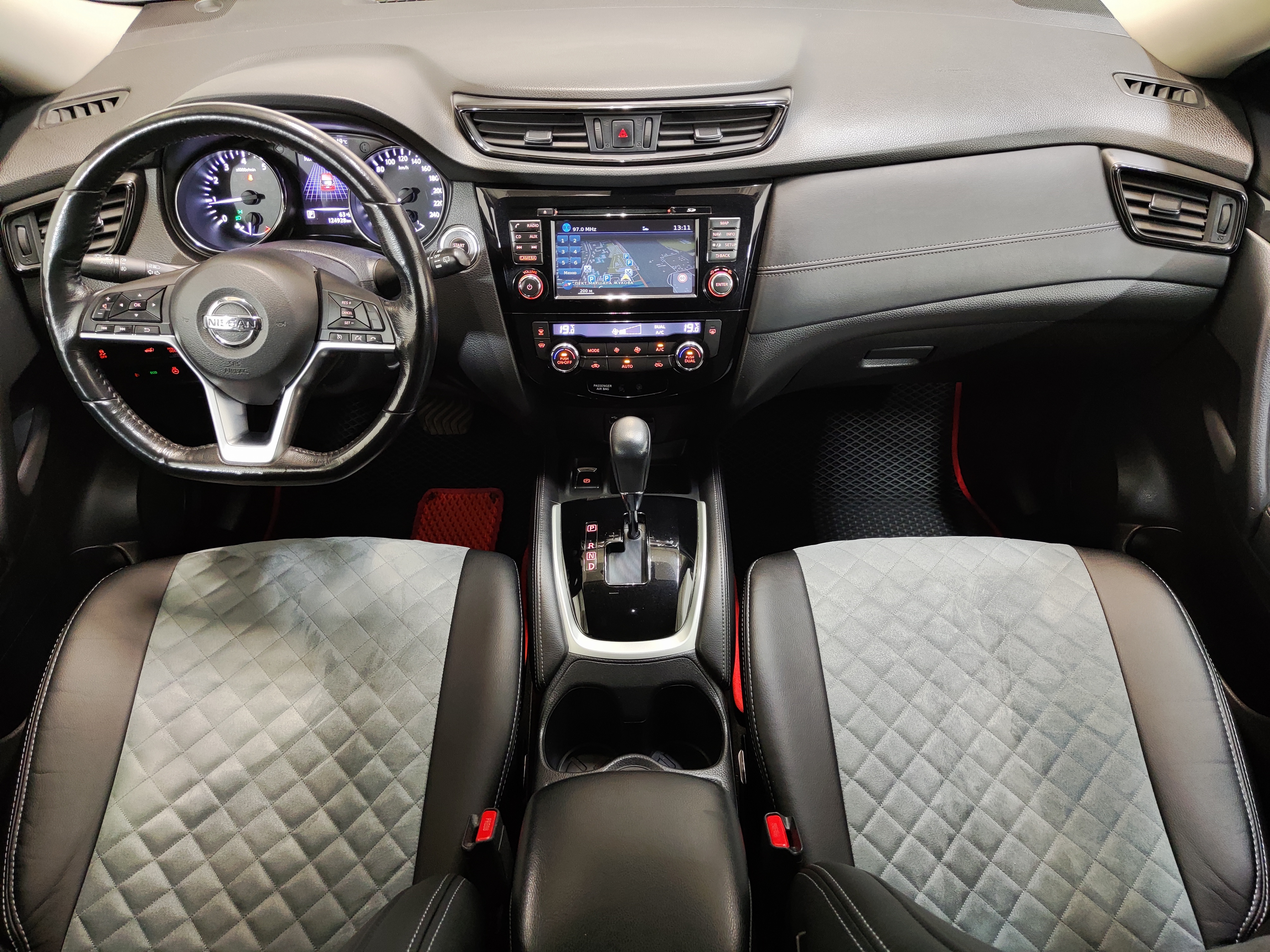 Nissan -