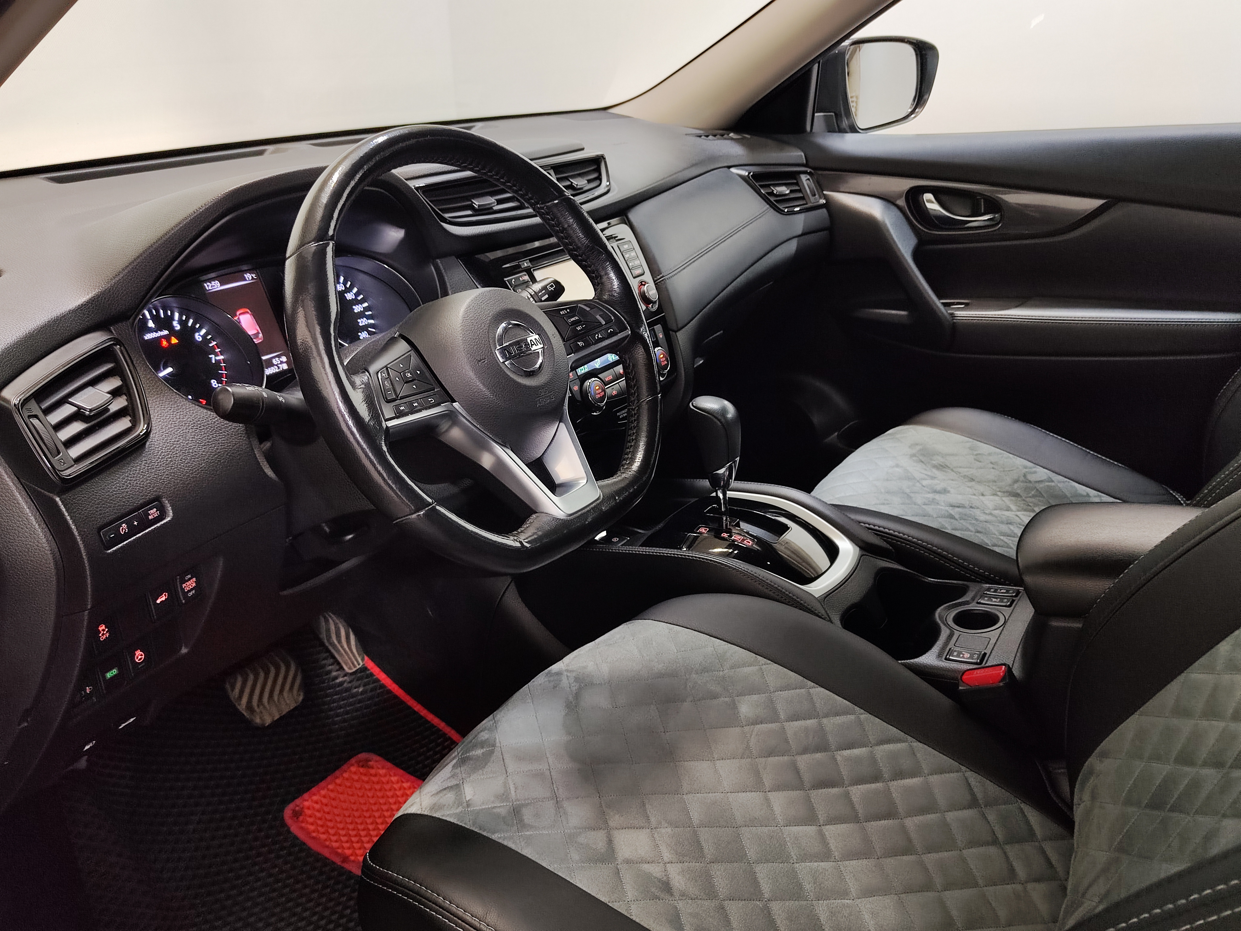 Nissan -