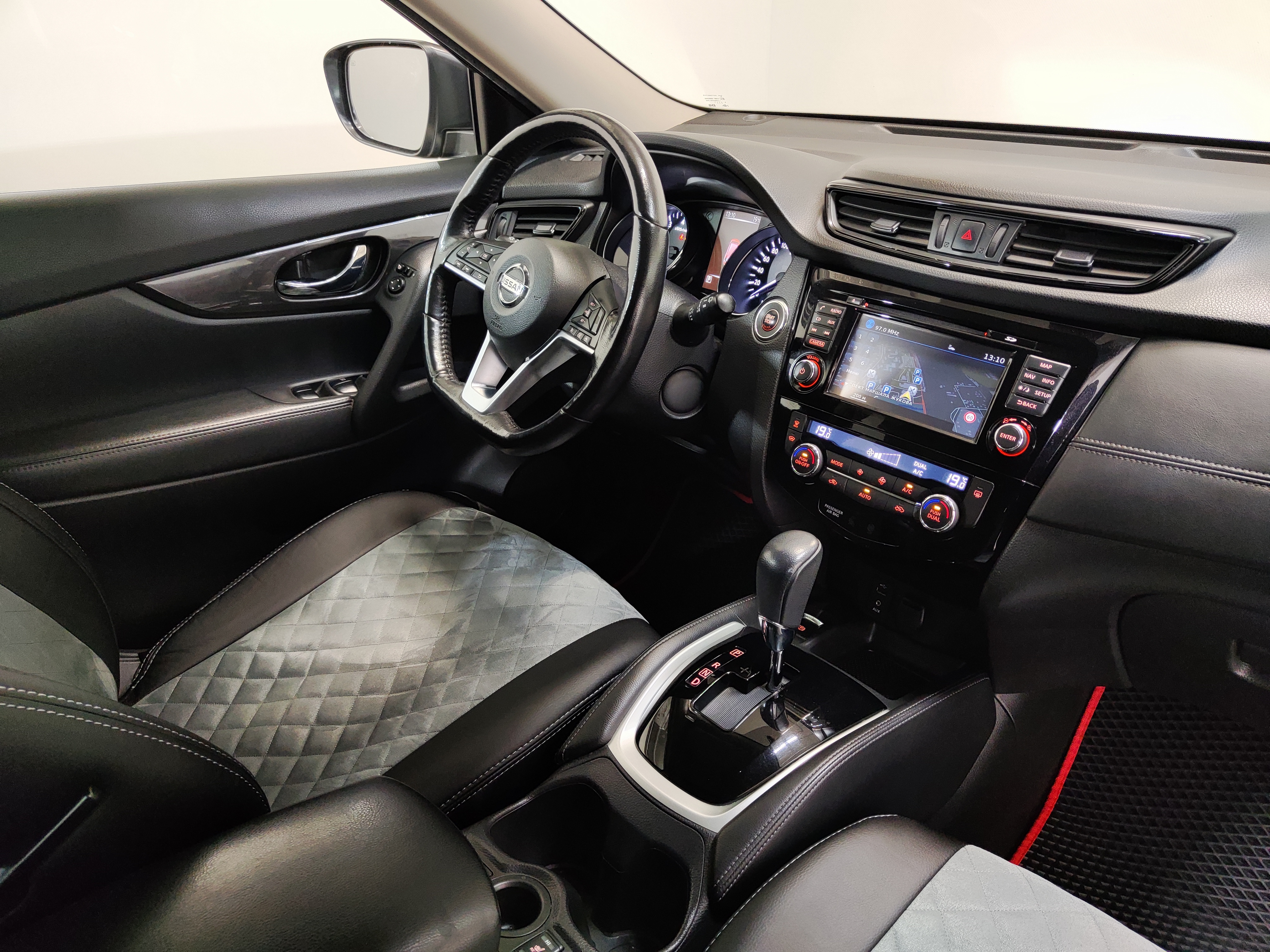Nissan -