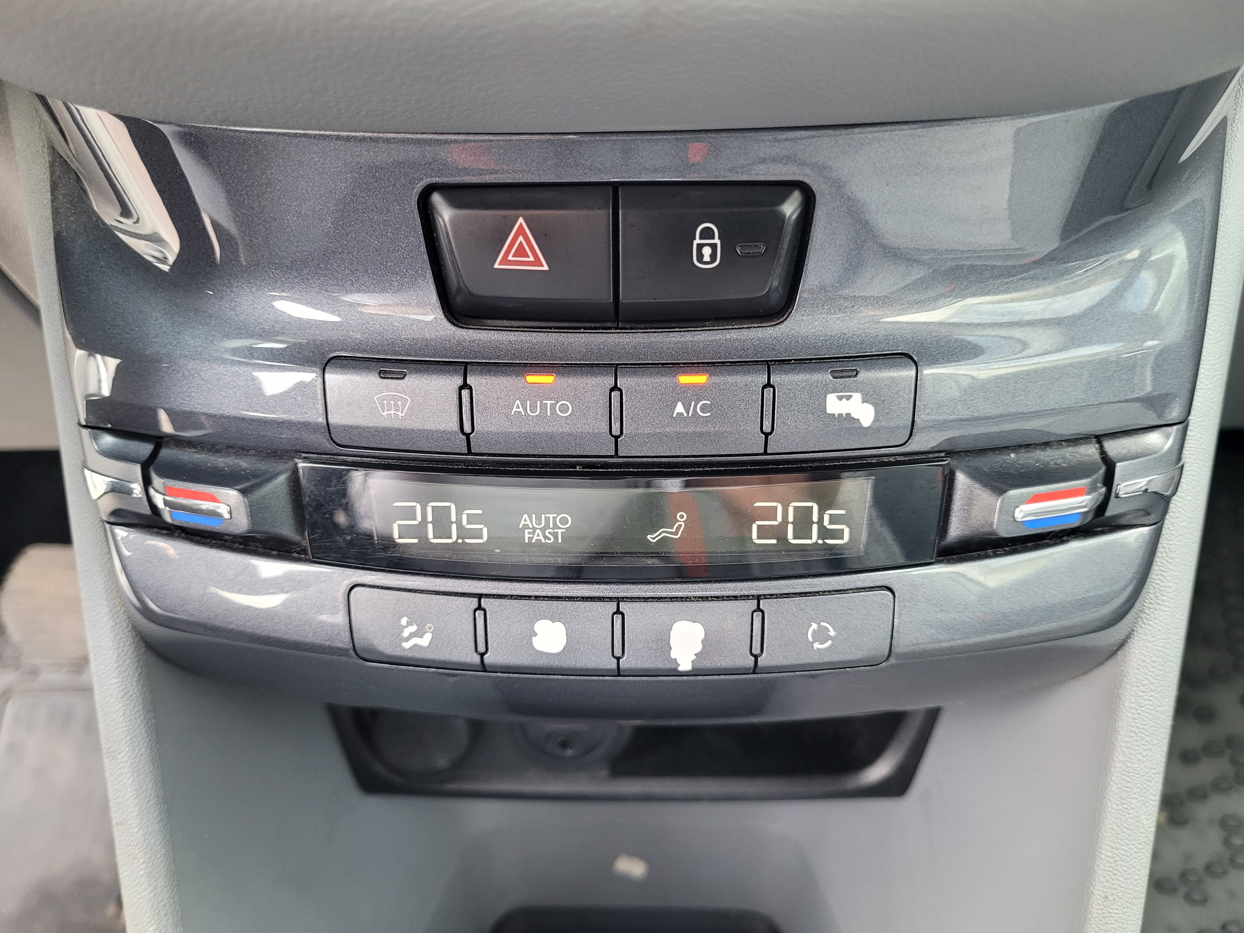 Peugeot -