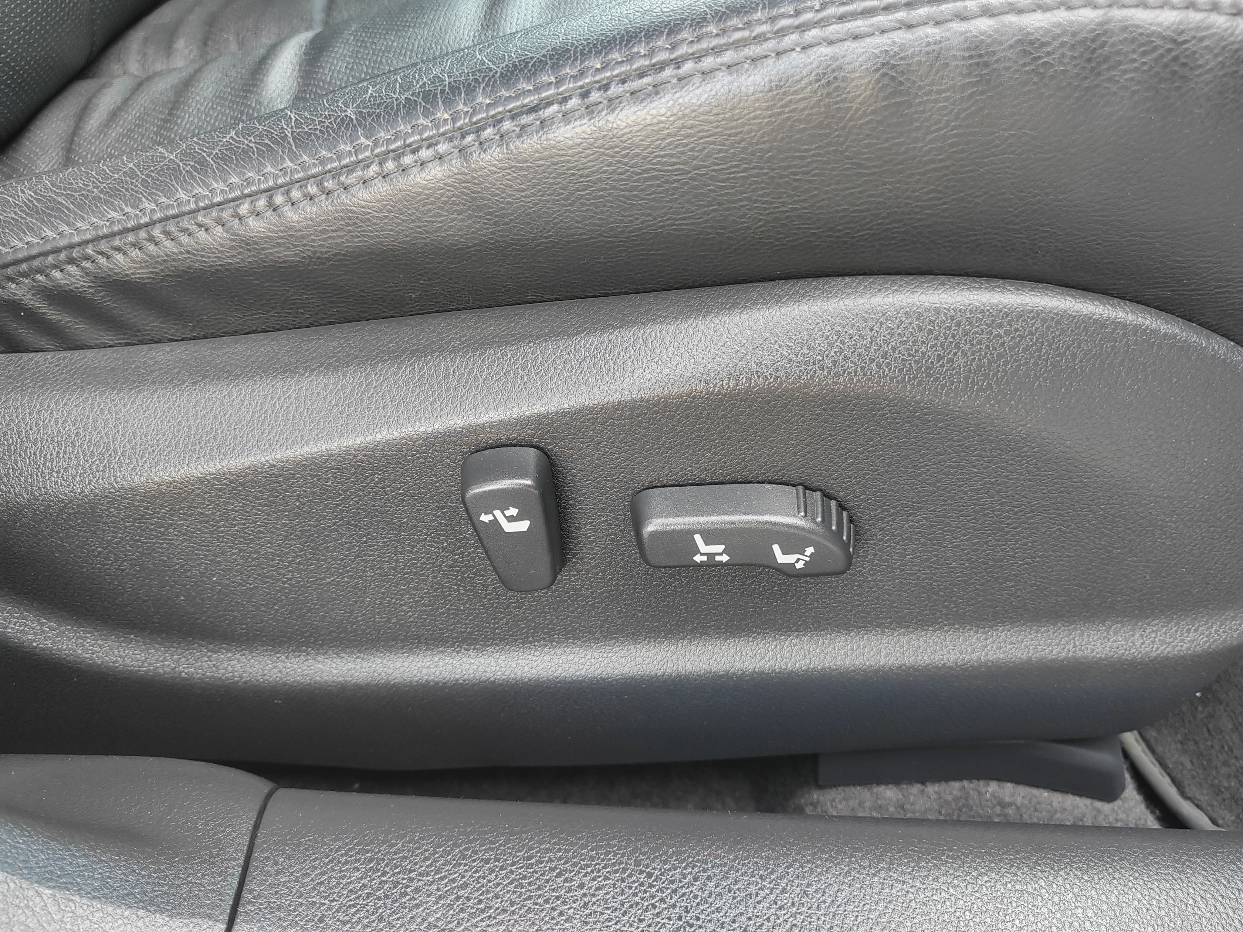 Nissan -