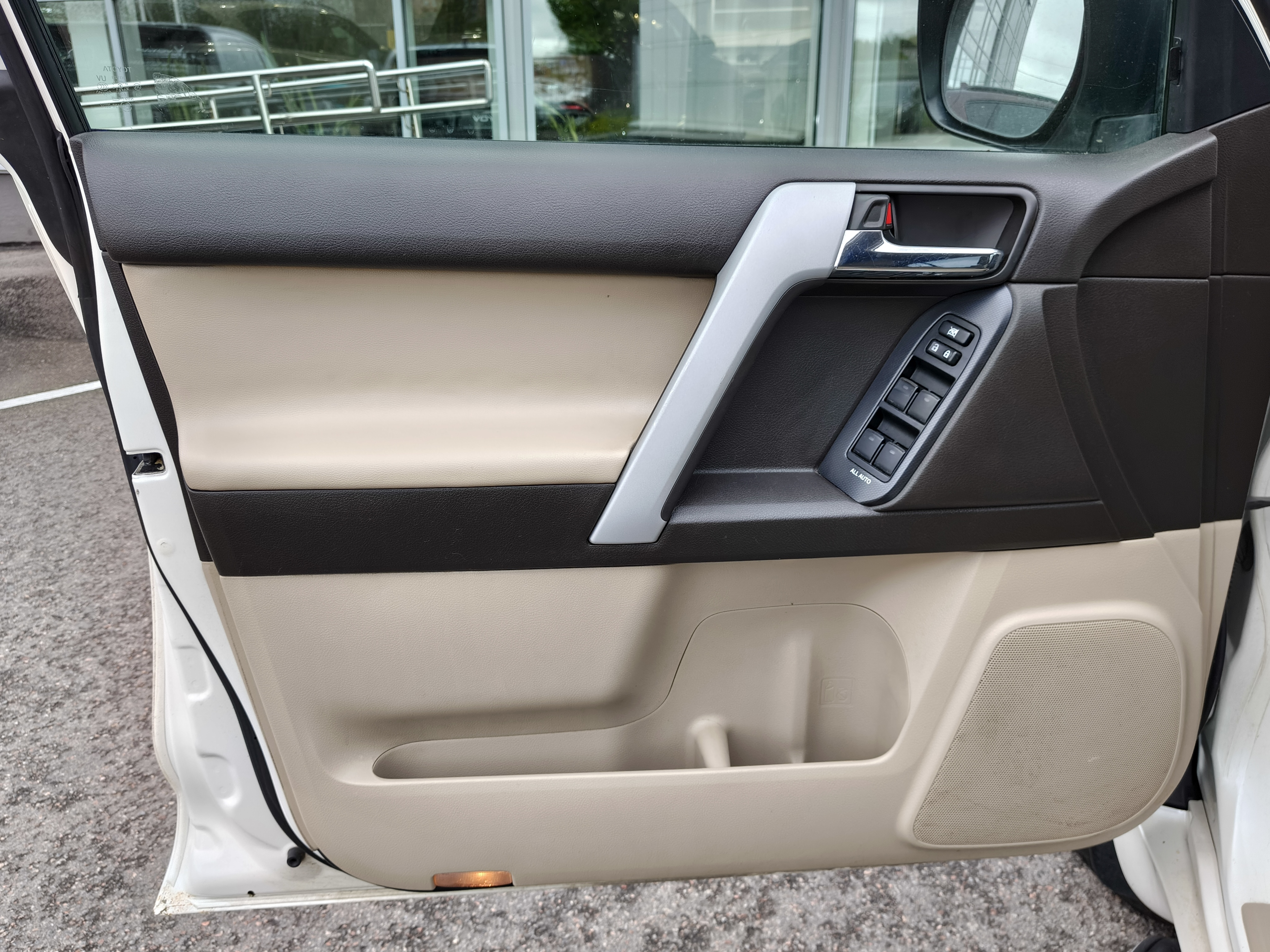 TOYOTA -