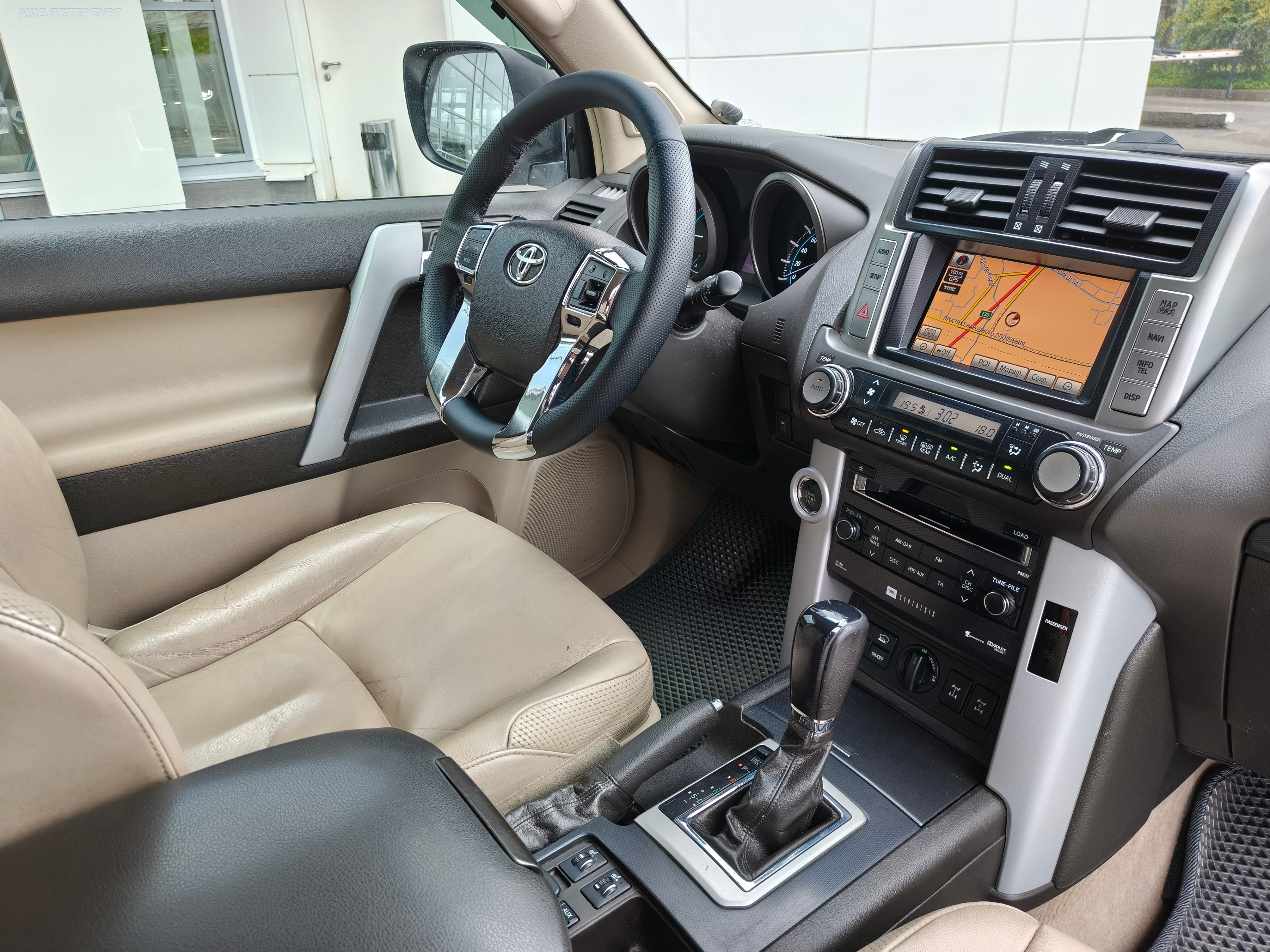 TOYOTA -