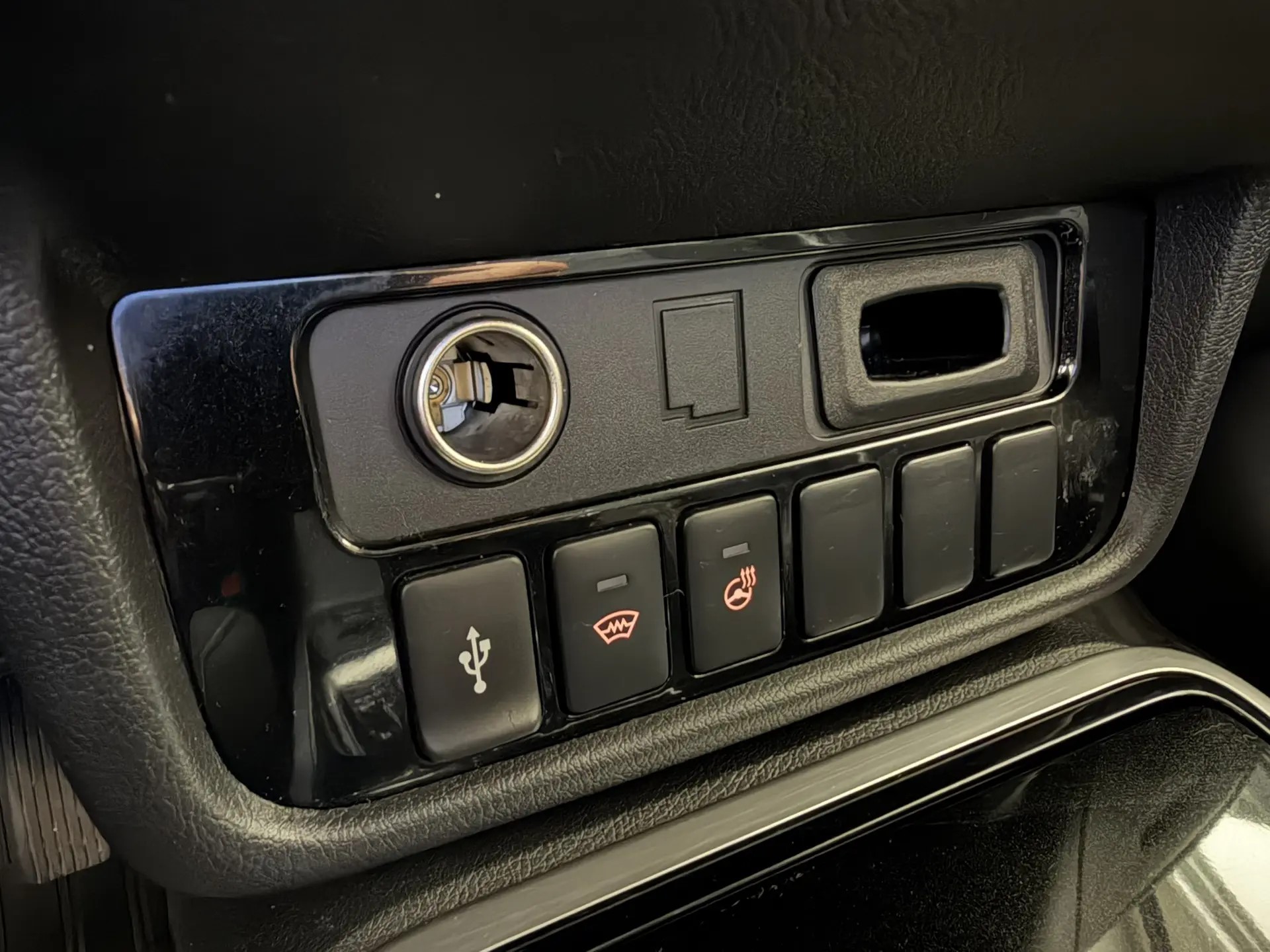 Mitsubishi -
