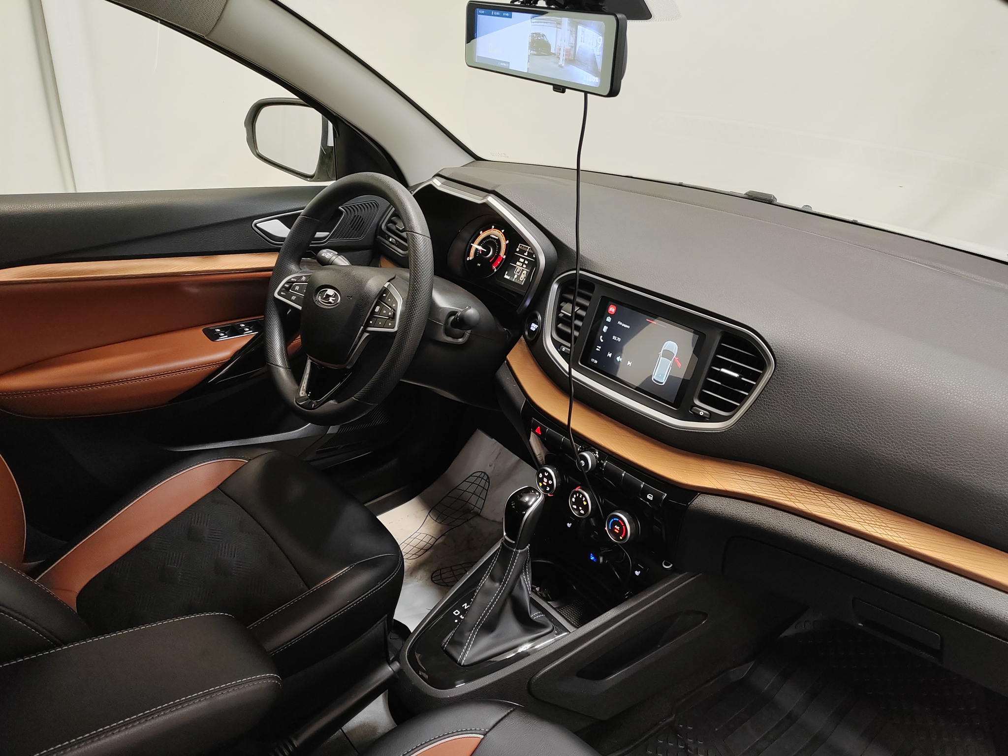 LADA (ВАЗ) -