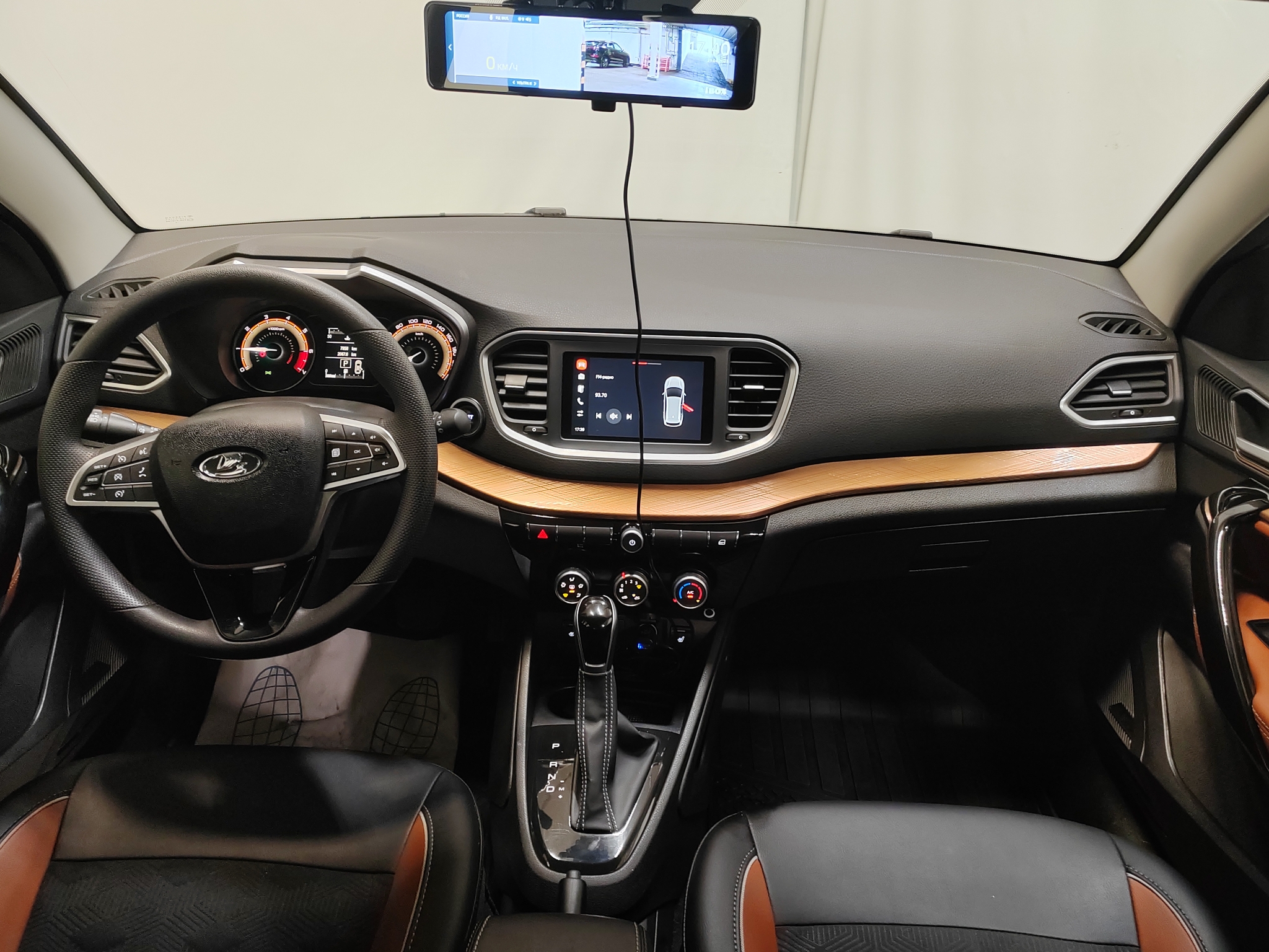 LADA (ВАЗ) -