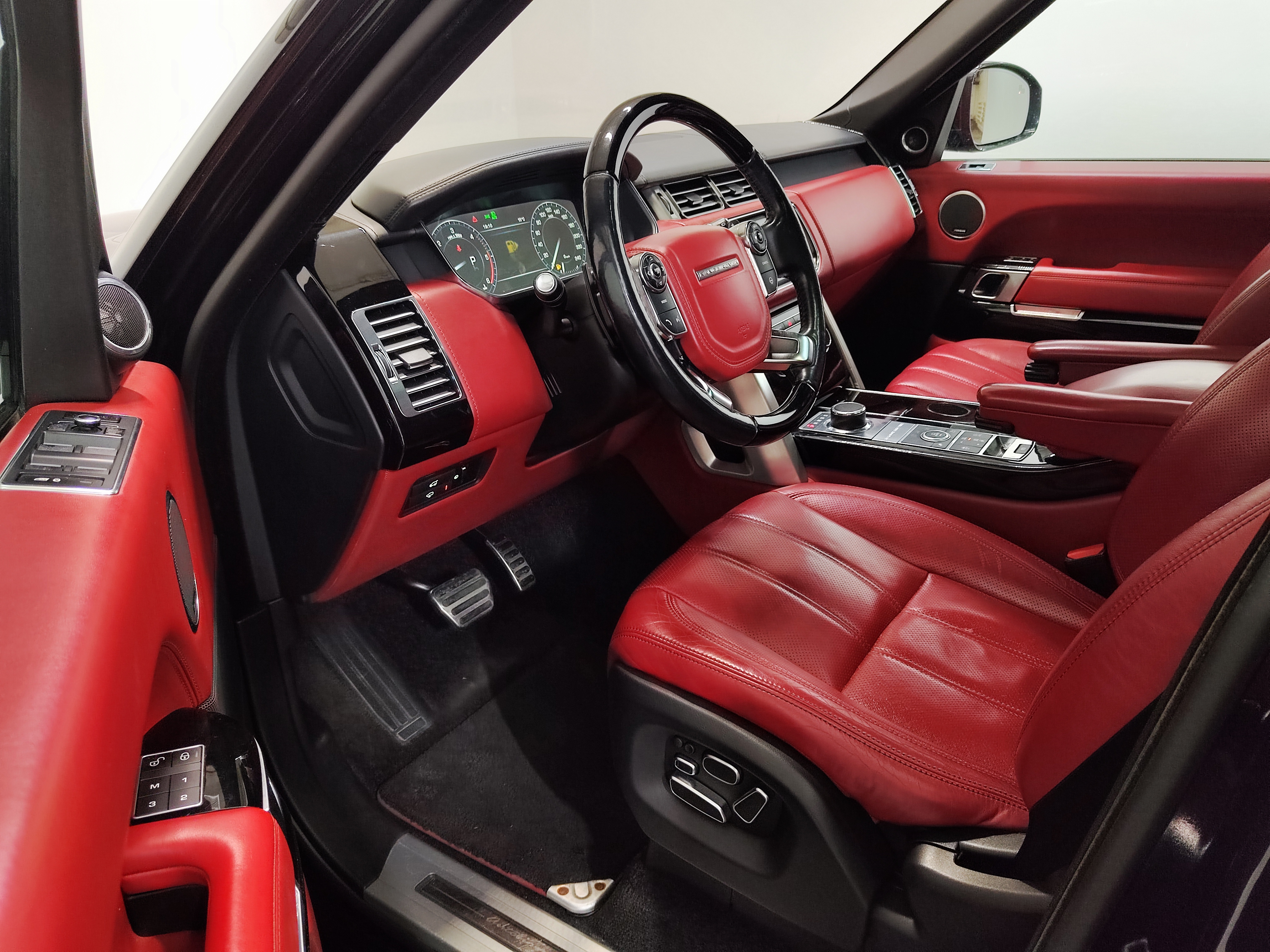 LAND ROVER -