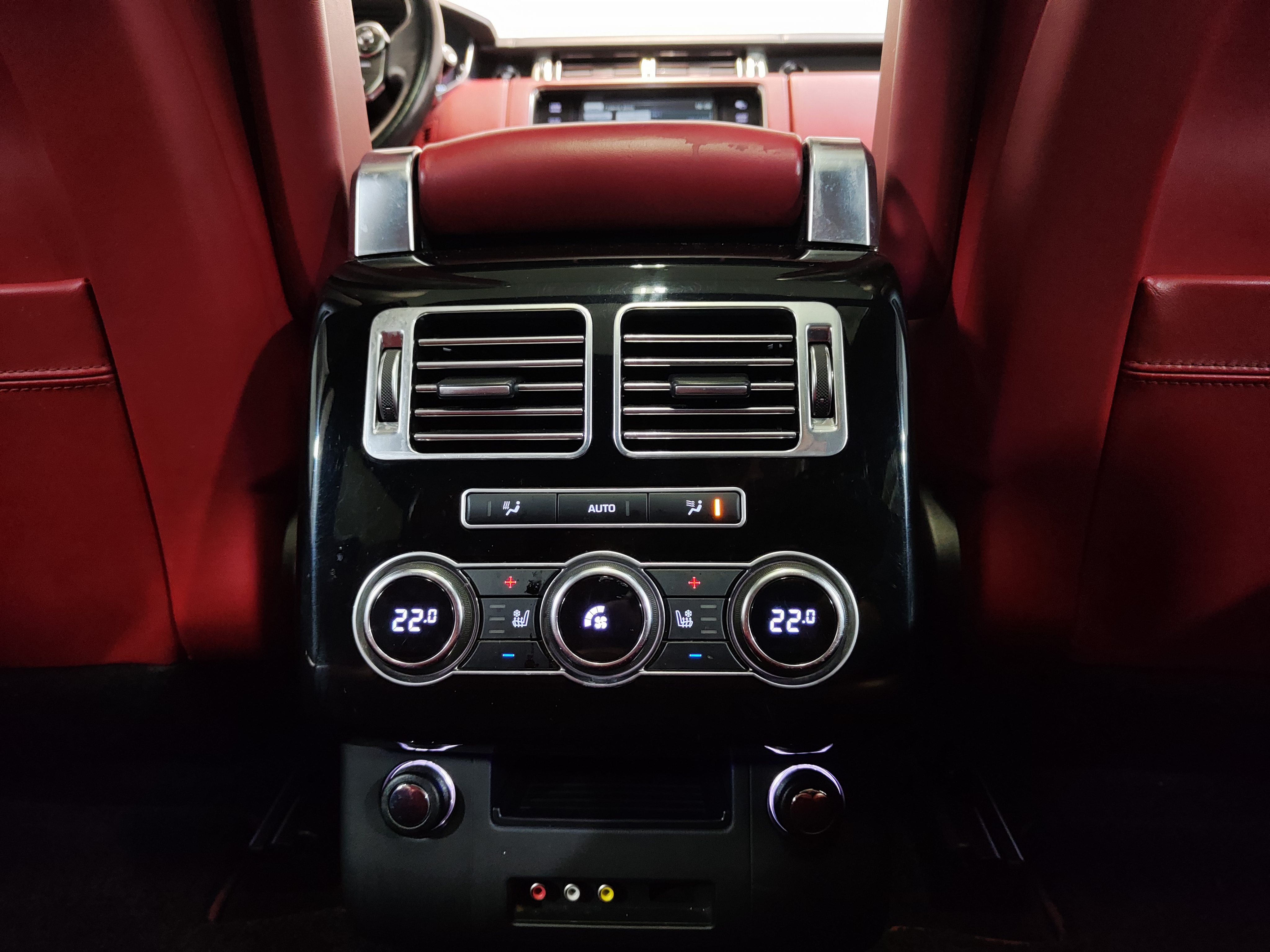 LAND ROVER -