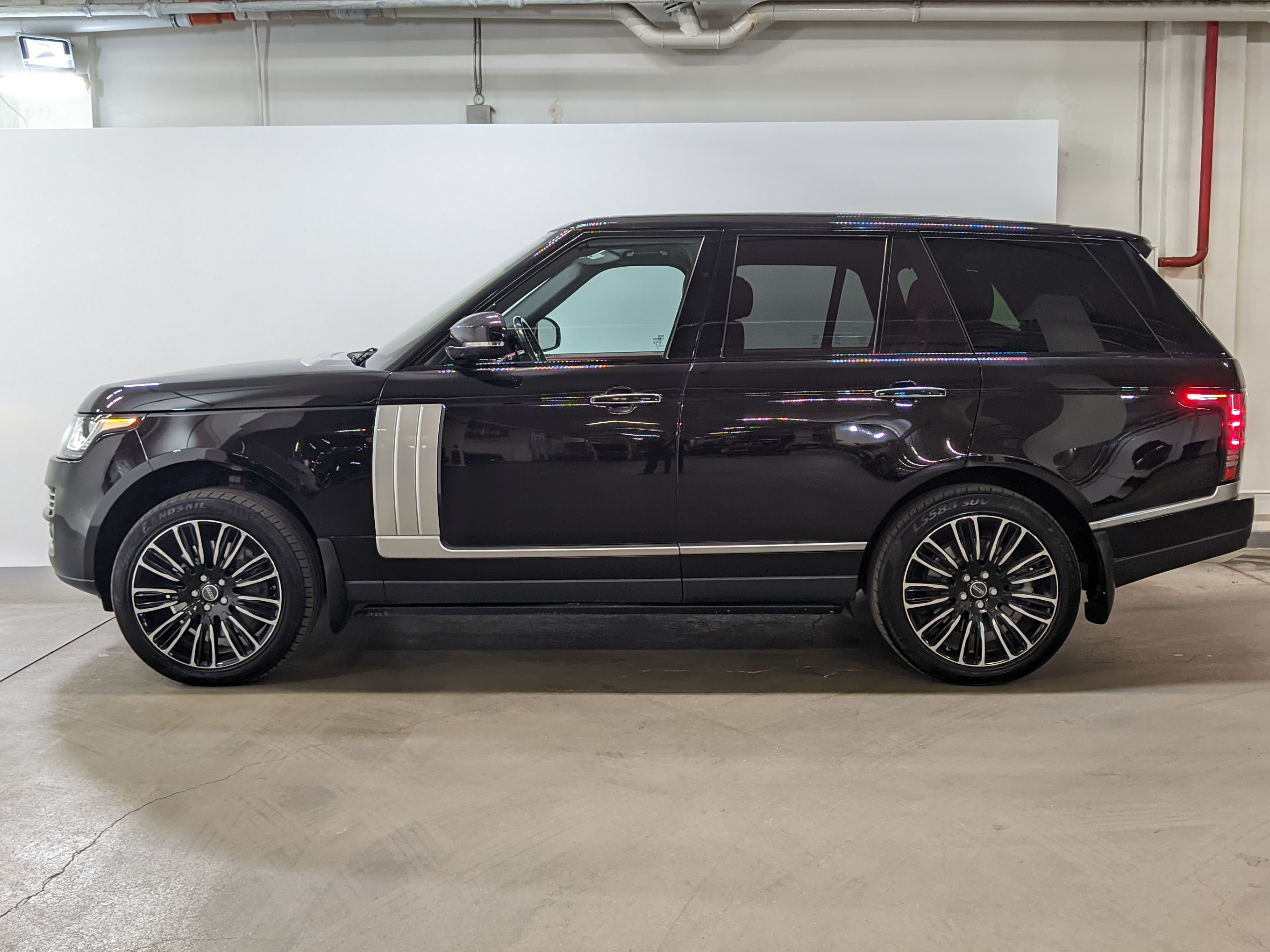LAND ROVER -