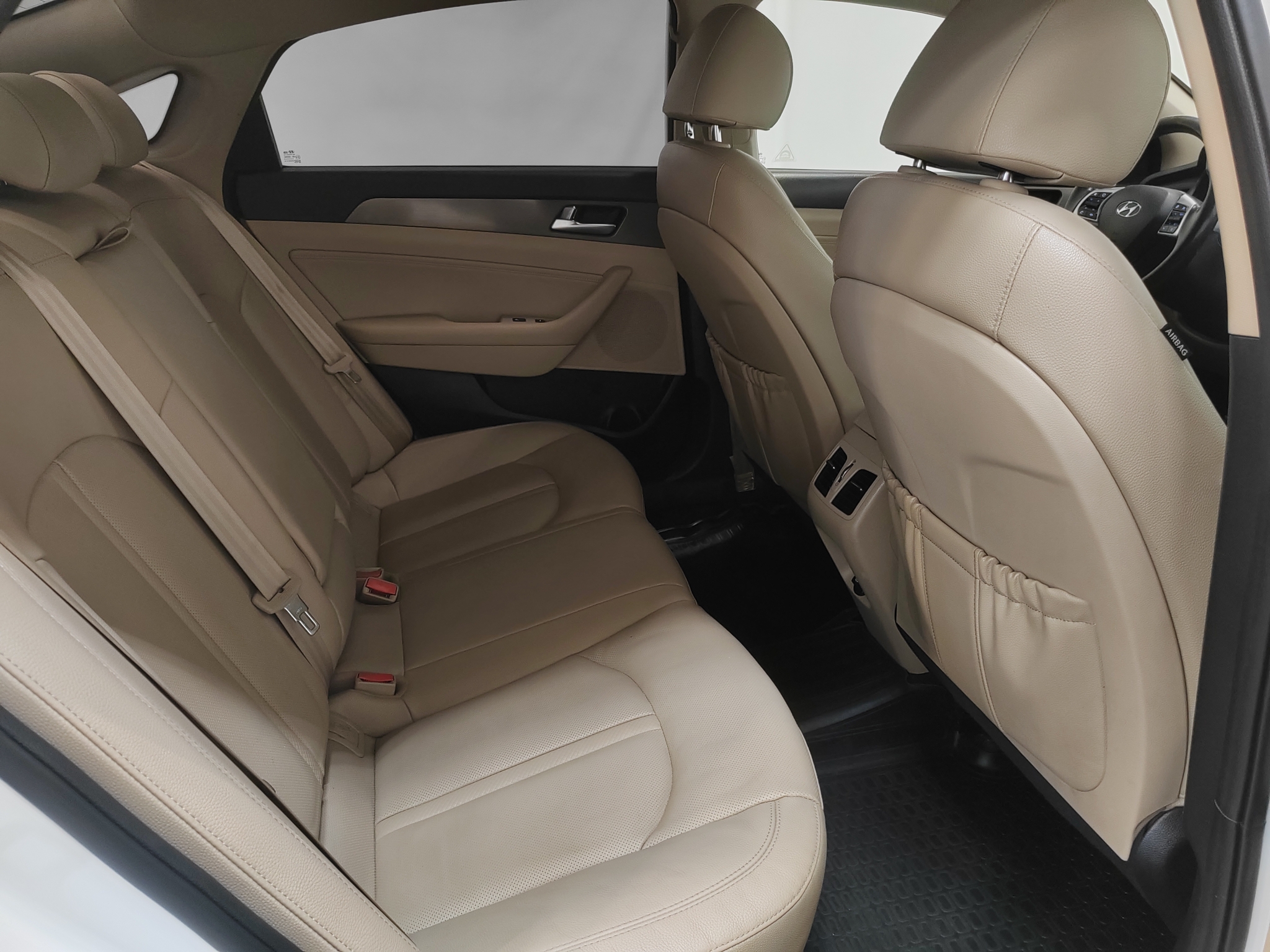 Hyundai SONATA -