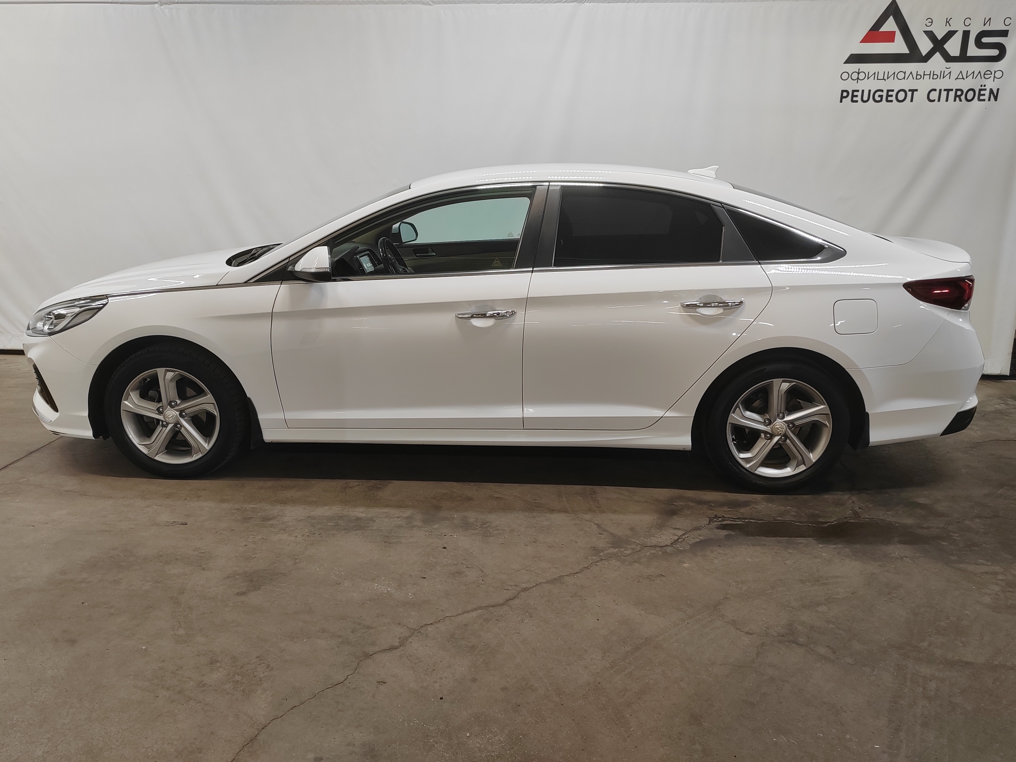 Hyundai SONATA -