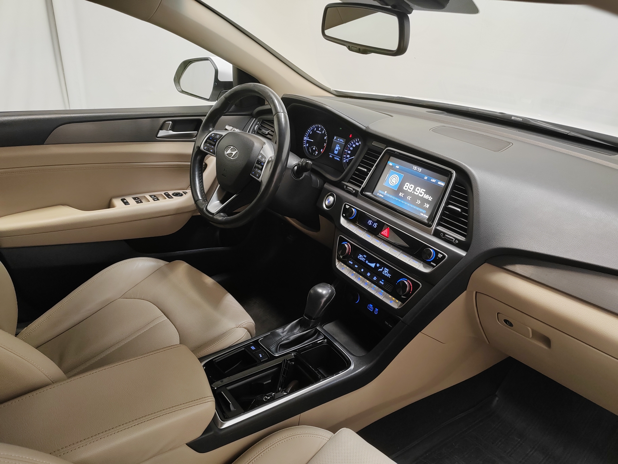 Hyundai SONATA -