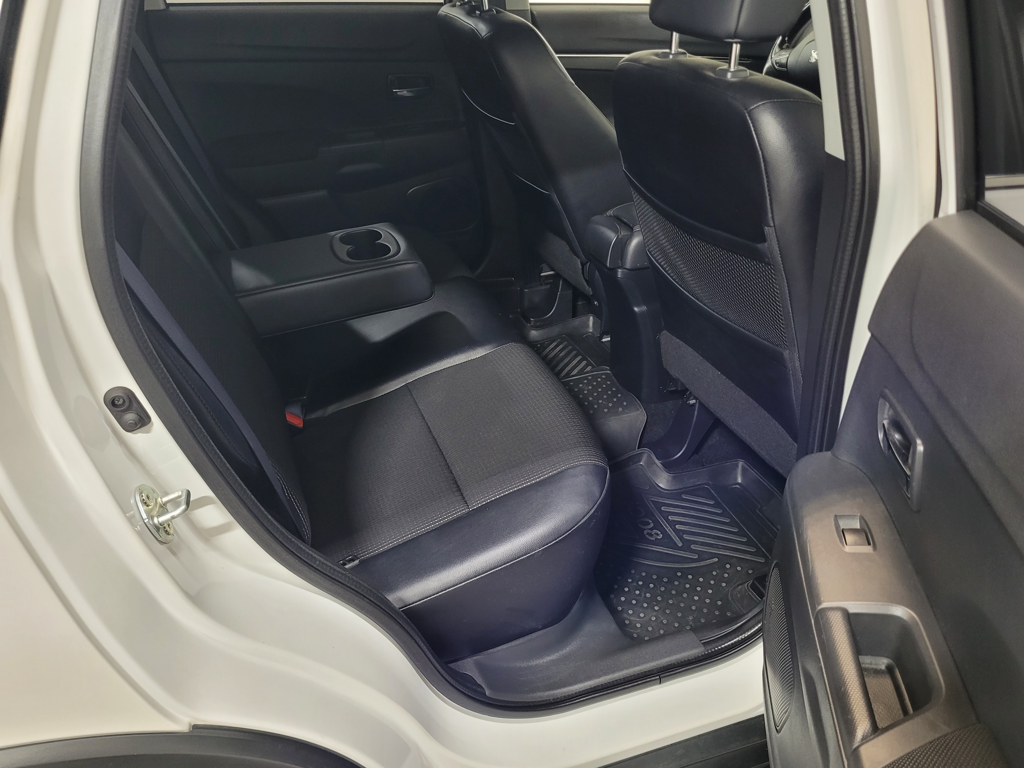 Peugeot 4008 -