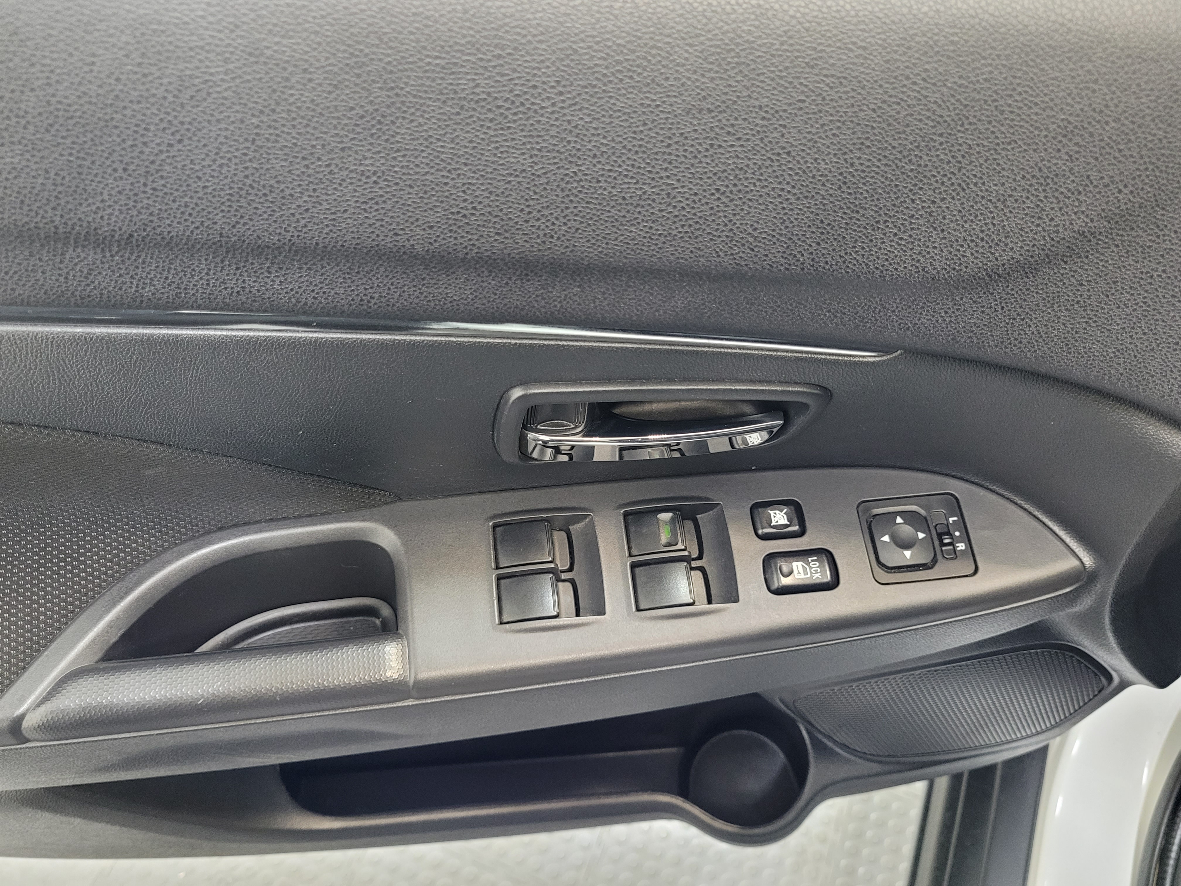 Peugeot 4008 -