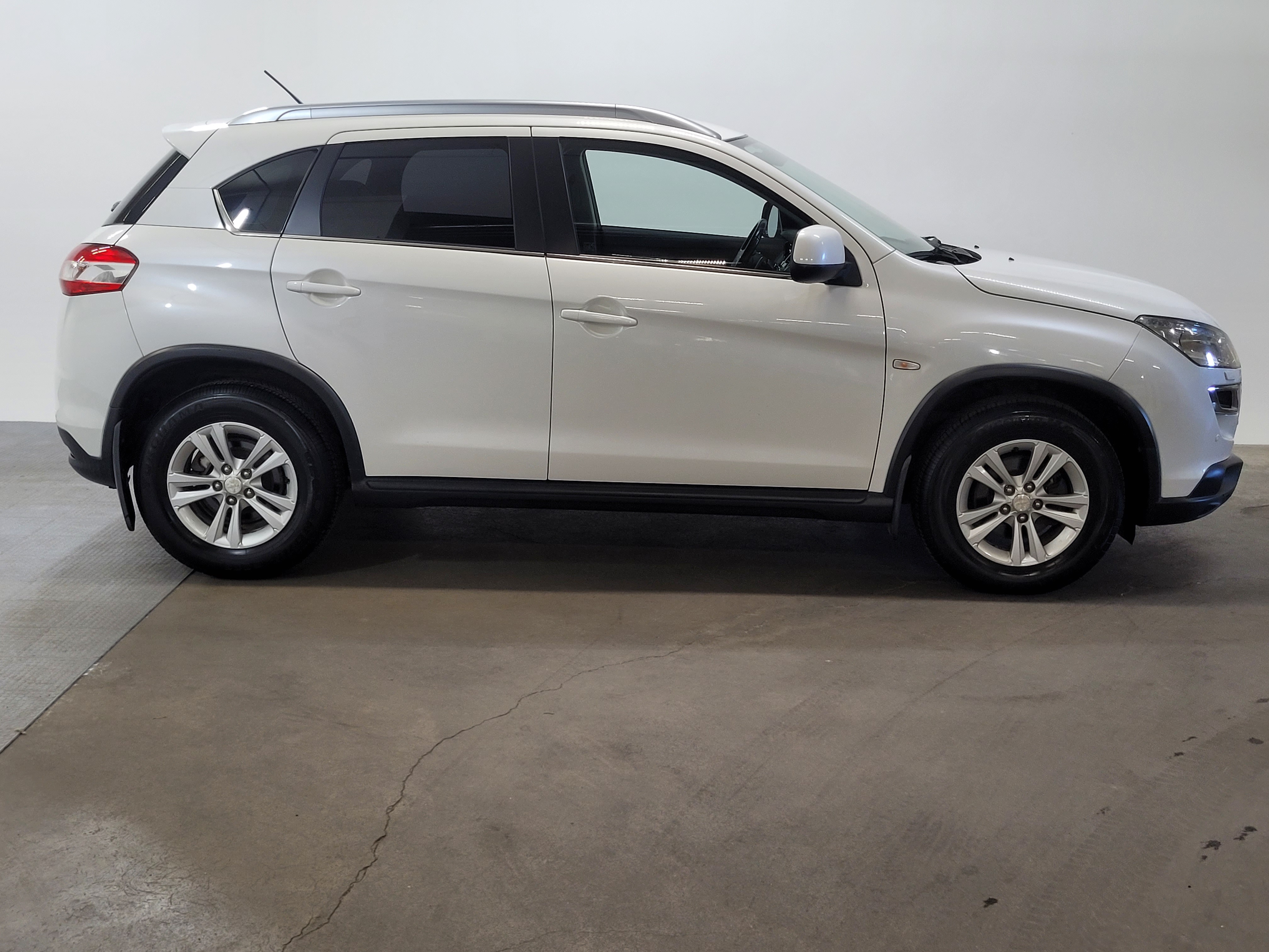 Peugeot 4008 -