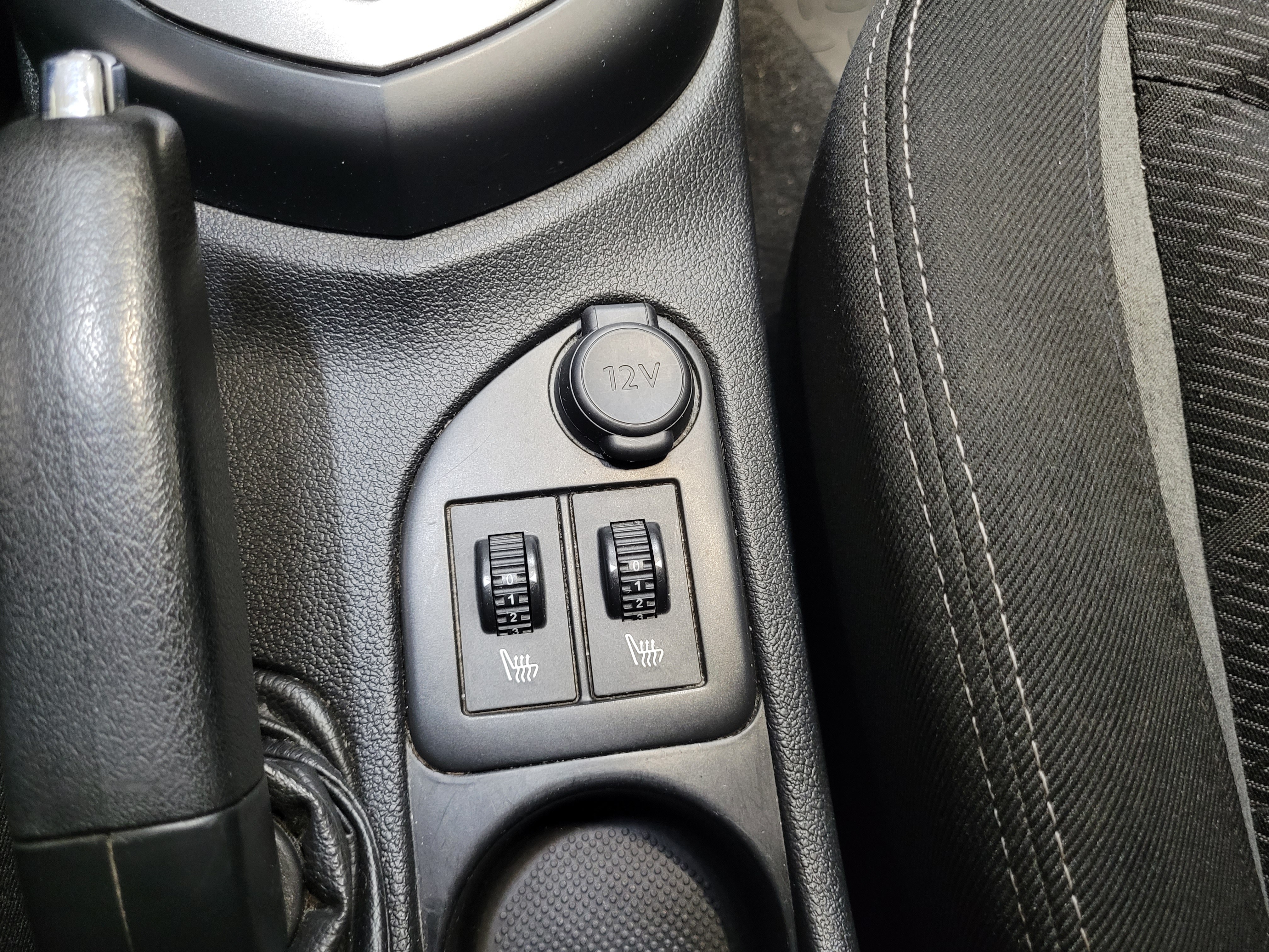 Peugeot 408 -