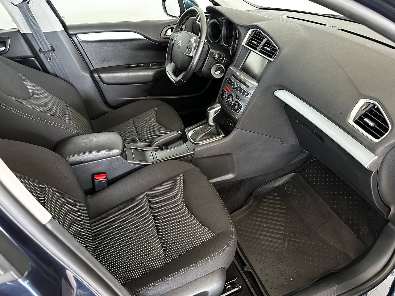 Citroen C4 Sedan -