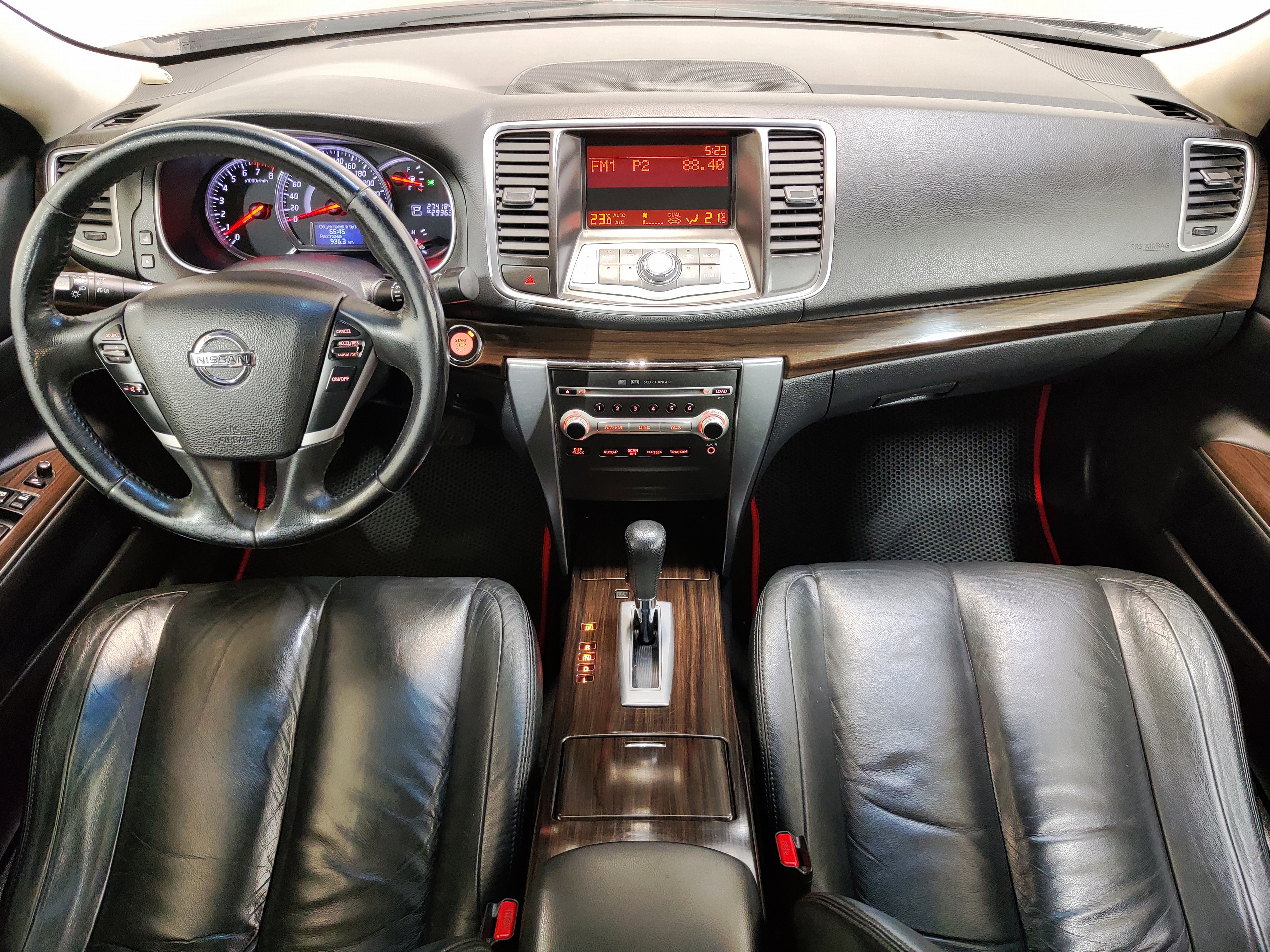 Nissan -