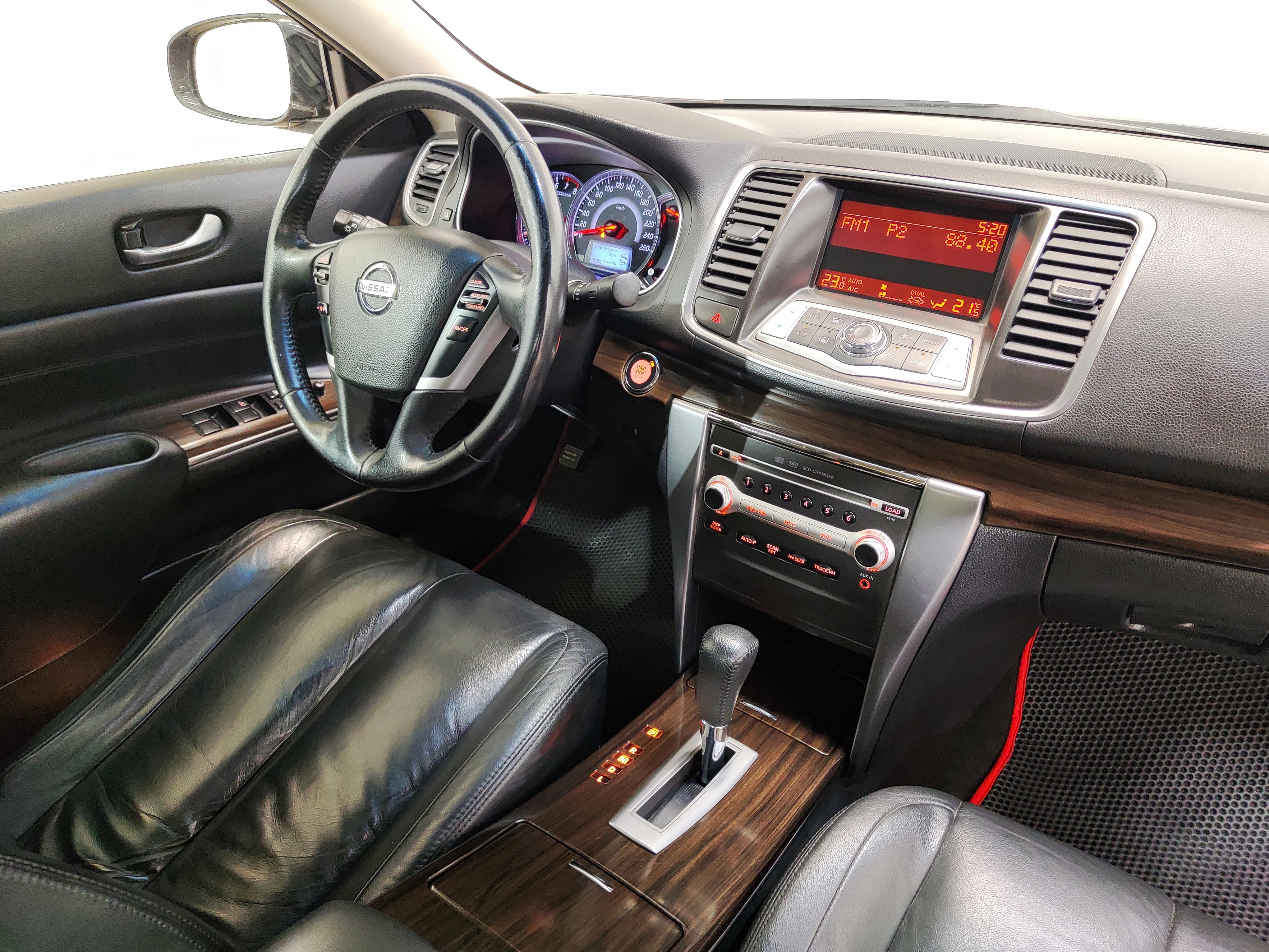 Nissan -