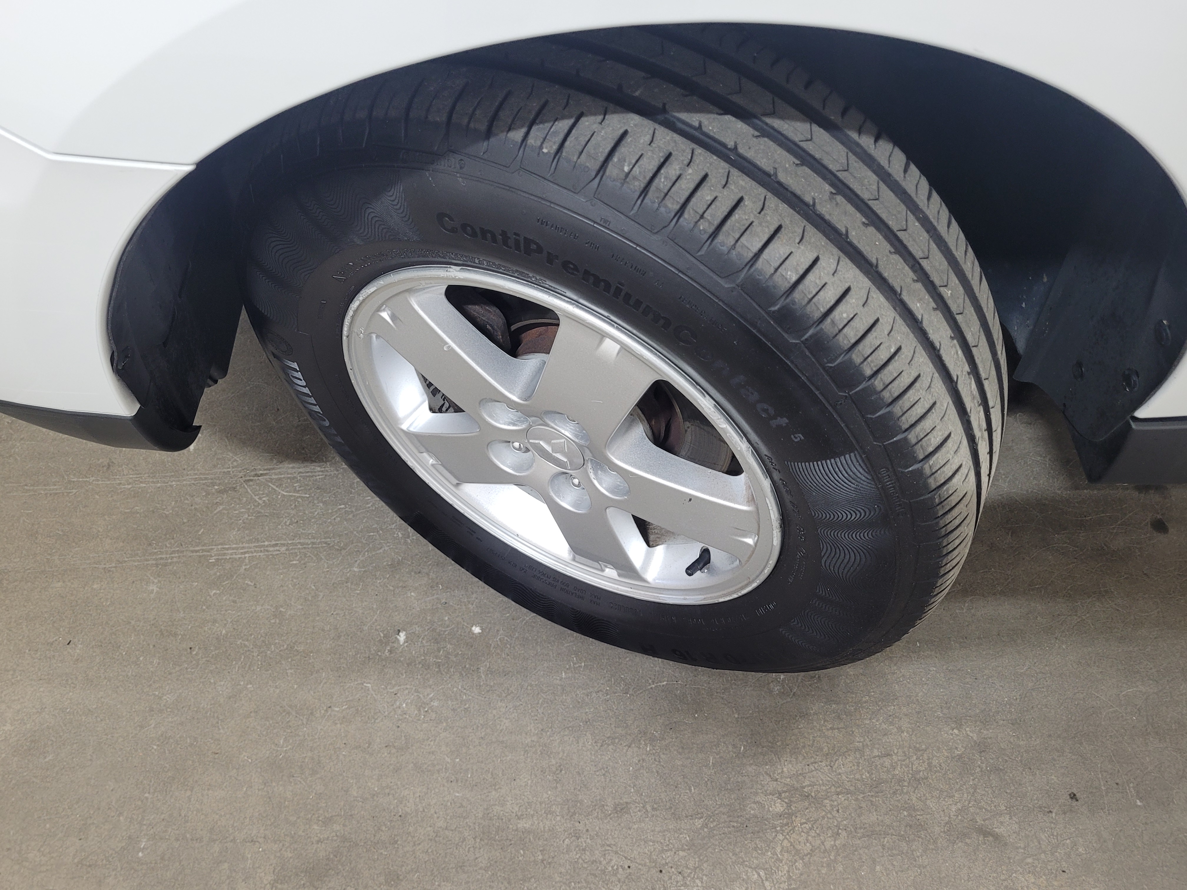 Mitsubishi Outlander -