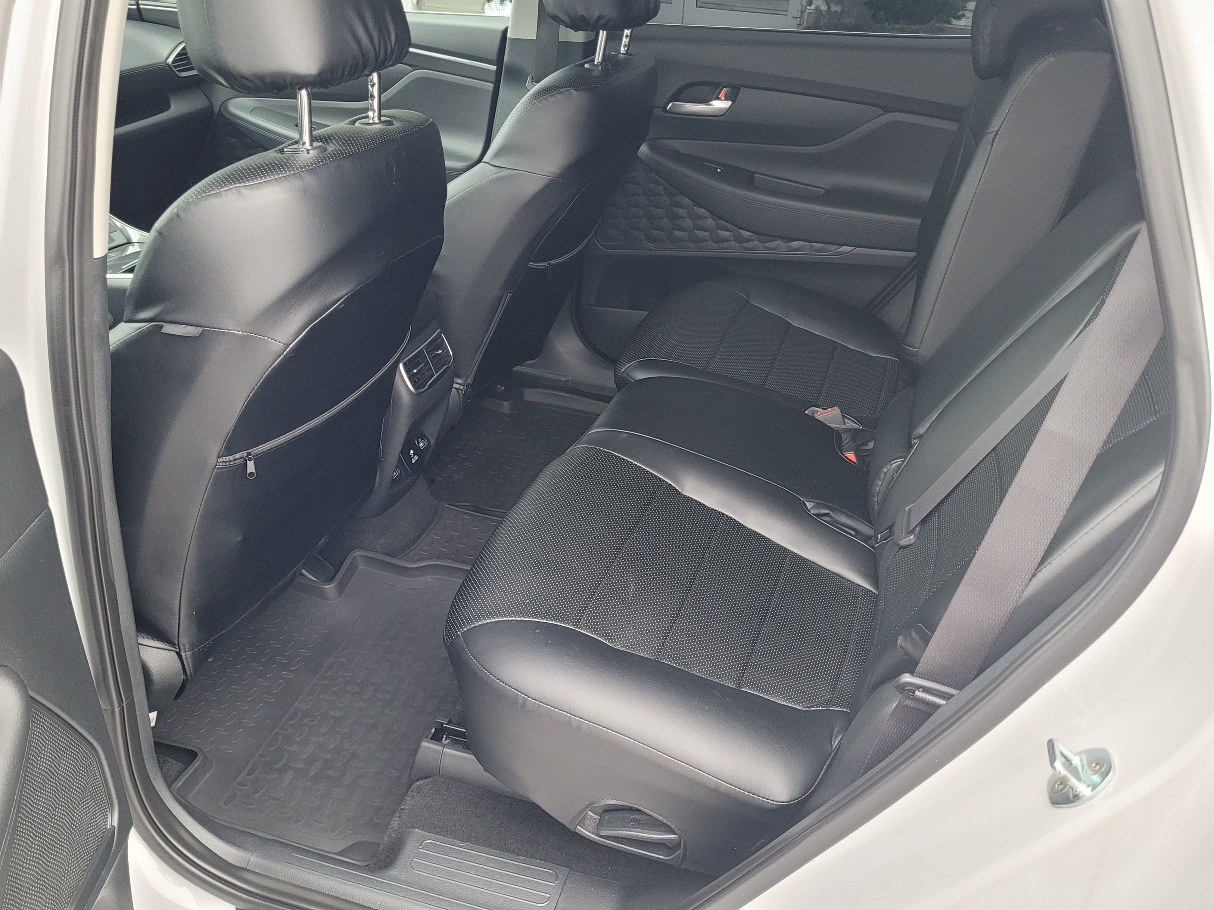 Hyundai SANTA FE -