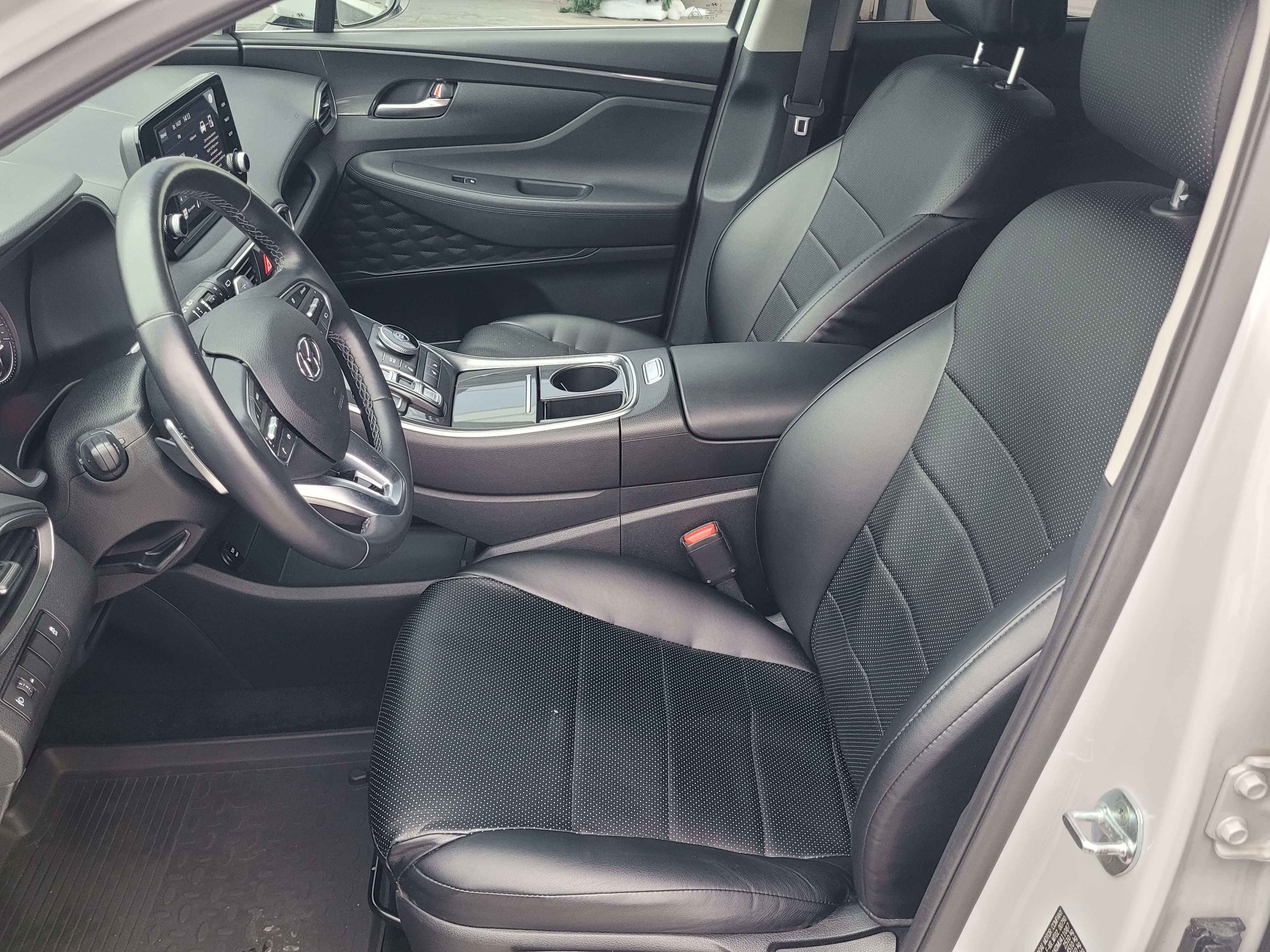 Hyundai SANTA FE -