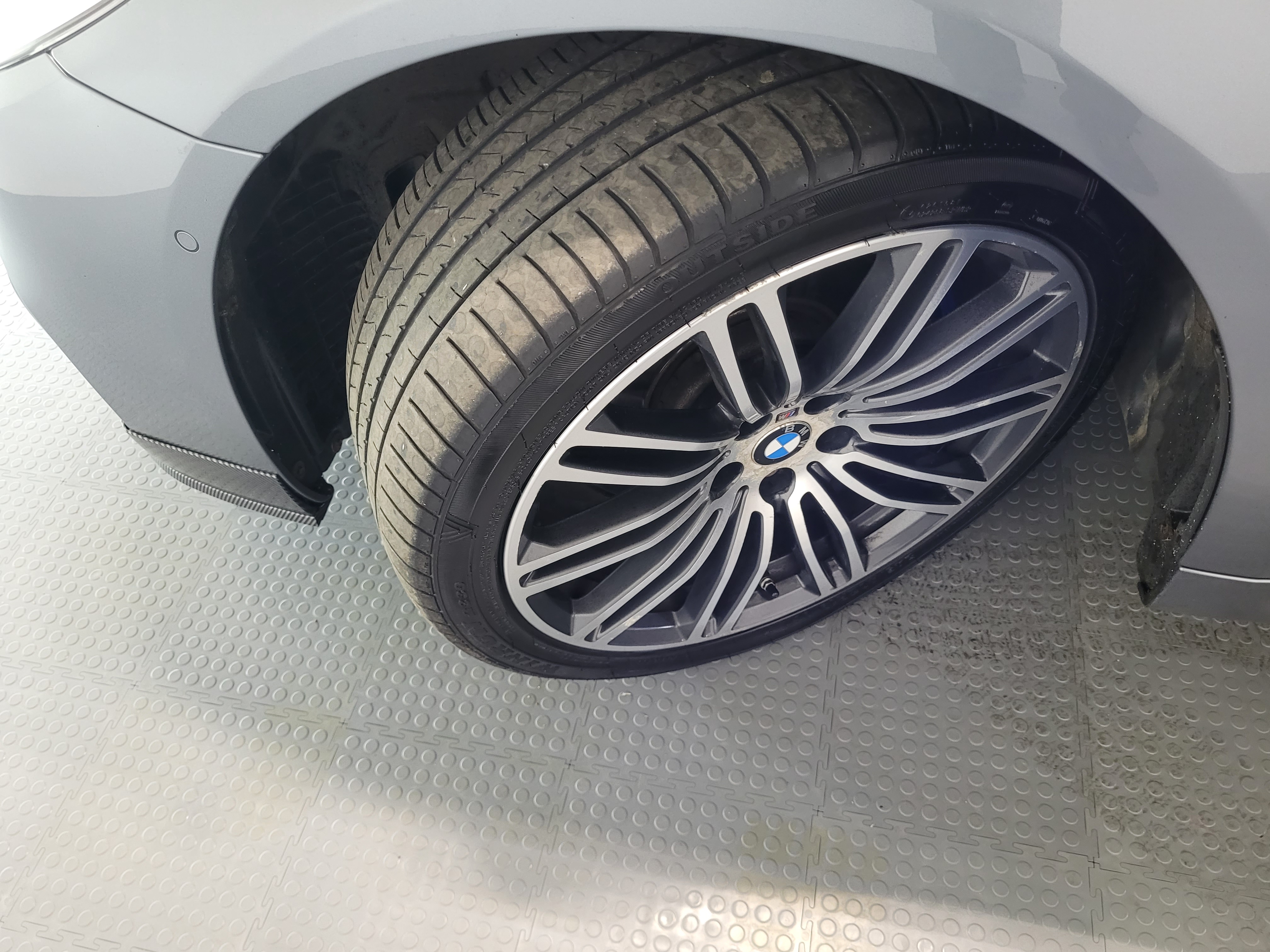 BMW -