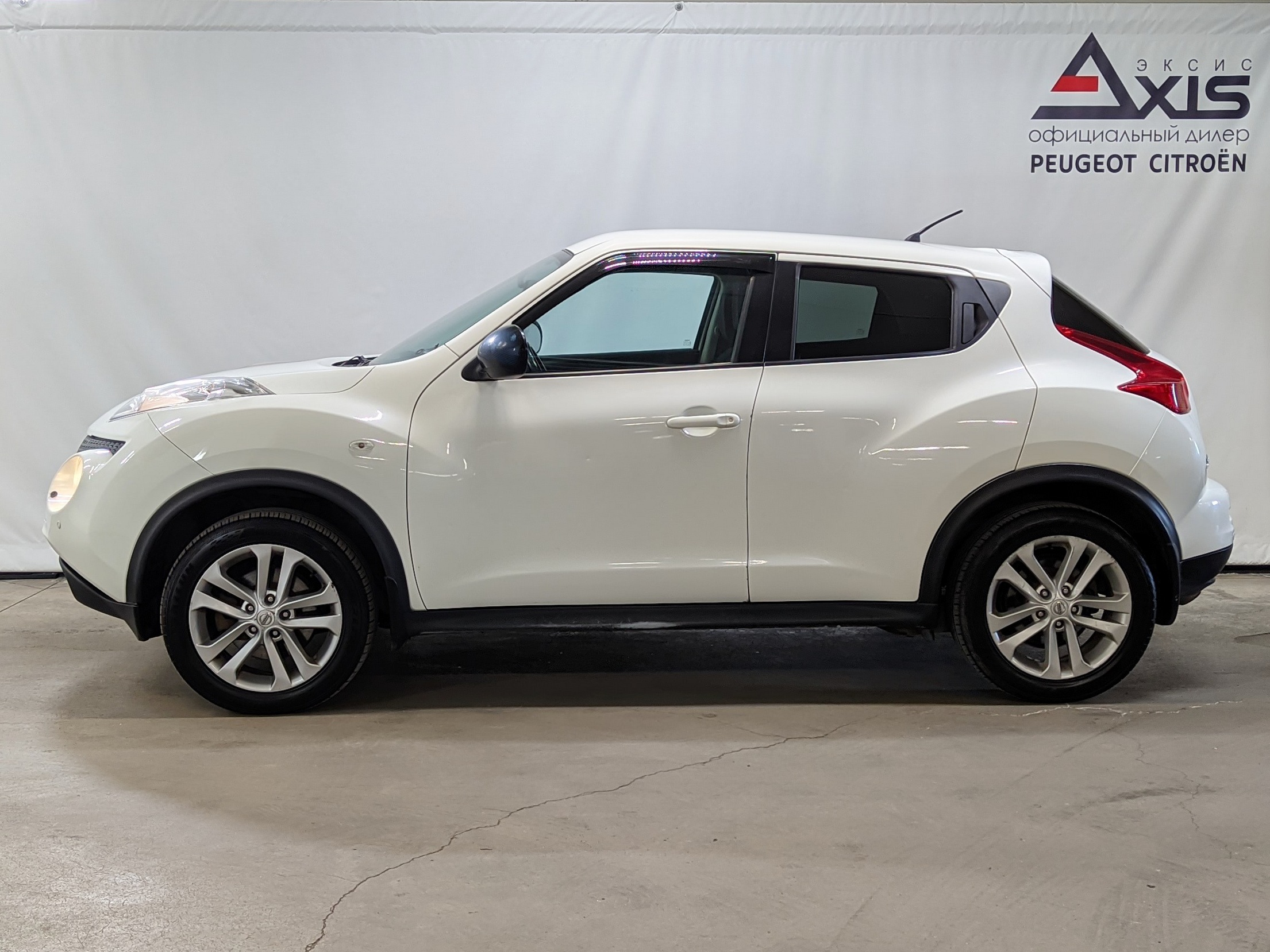 Nissan -