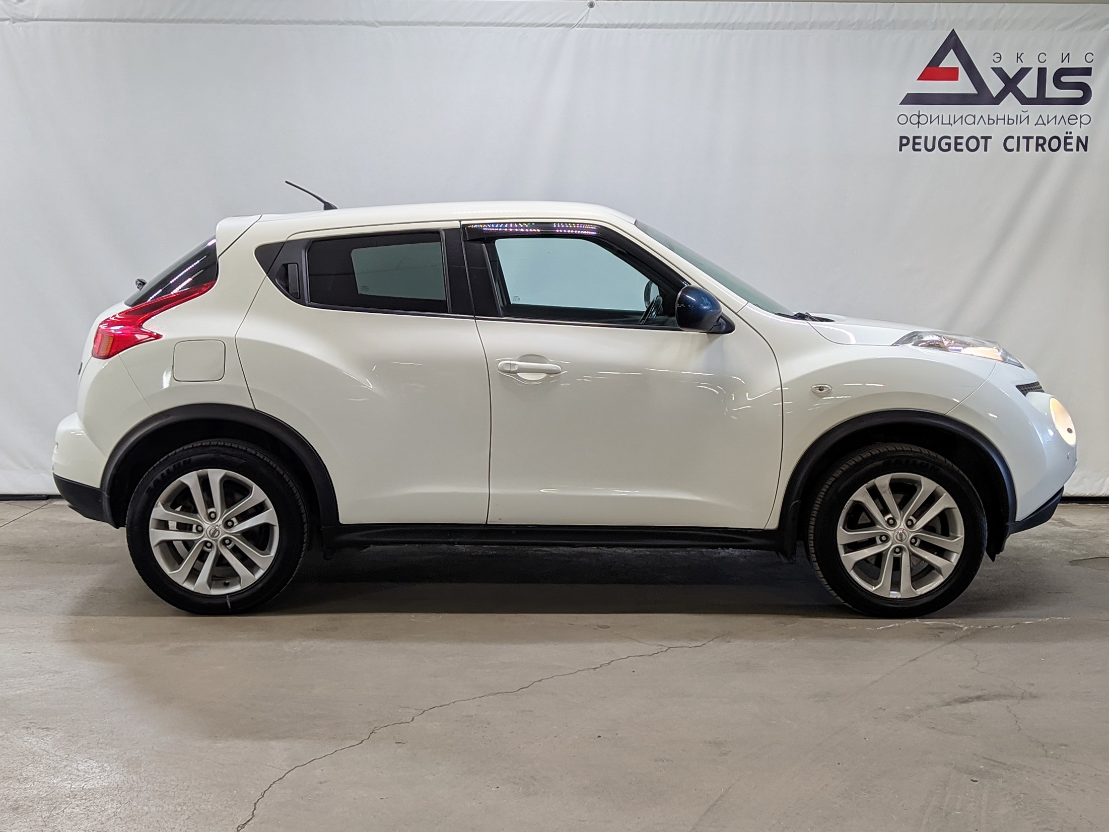 Nissan -