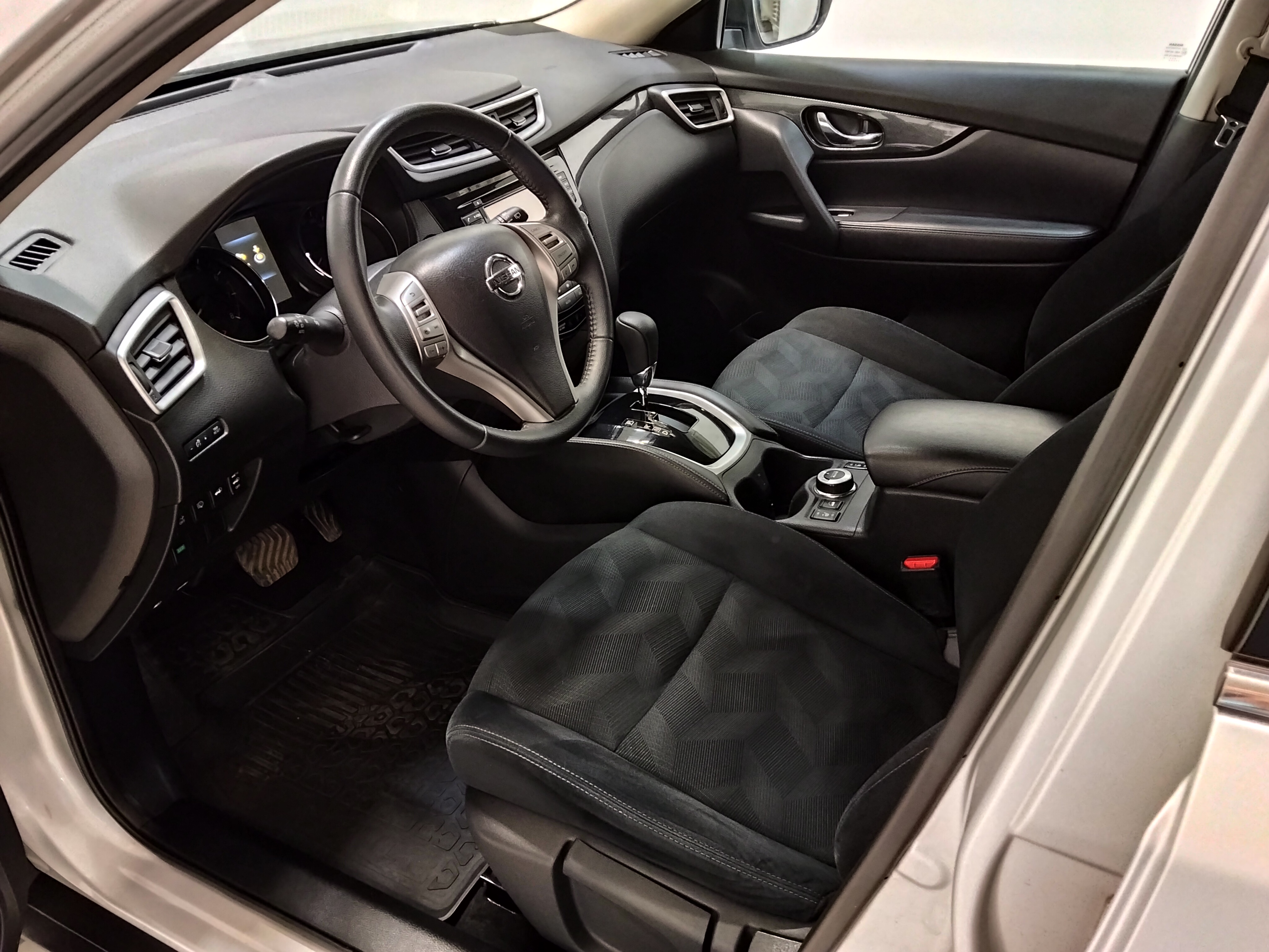Nissan -
