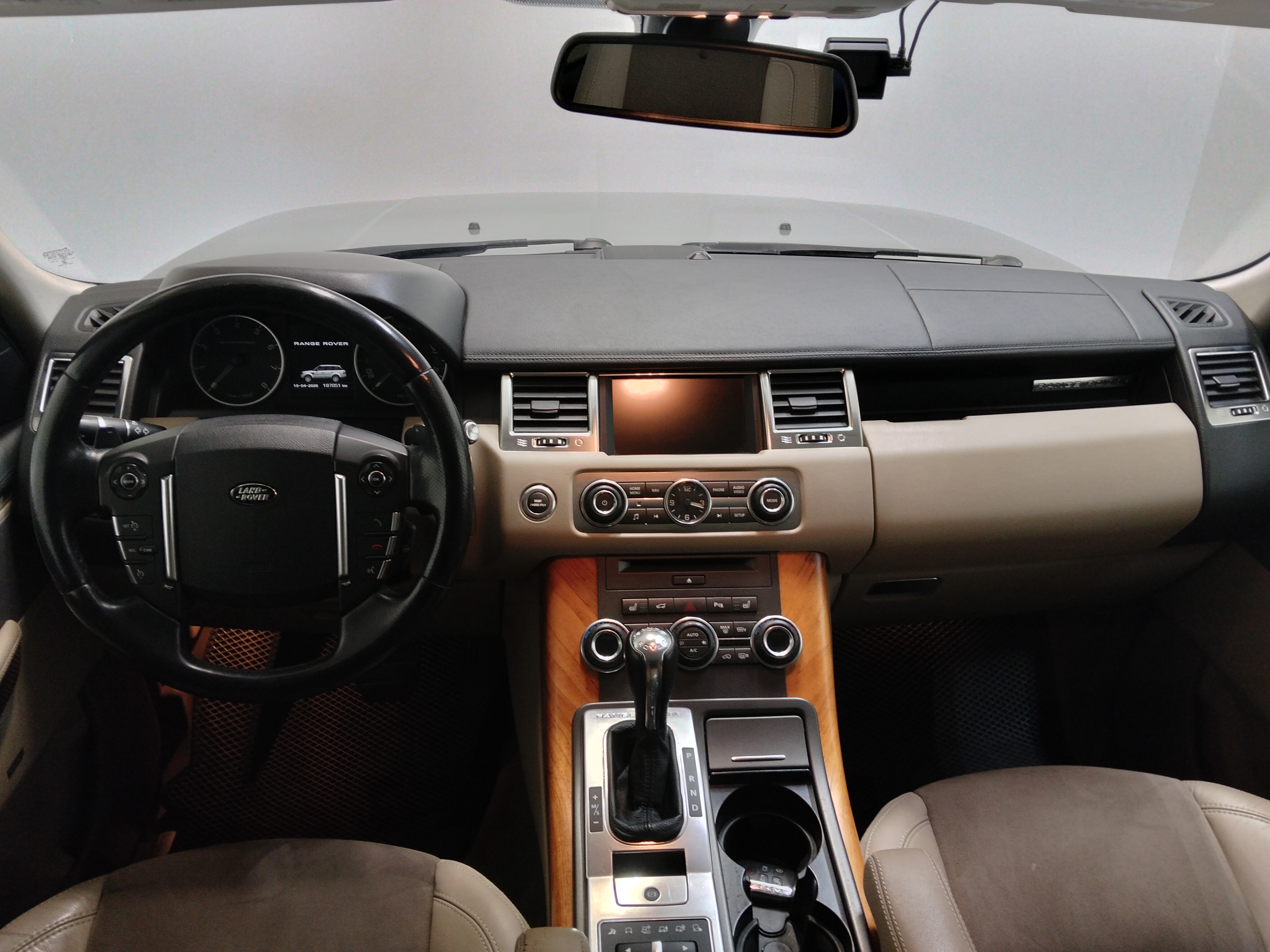 LAND ROVER -