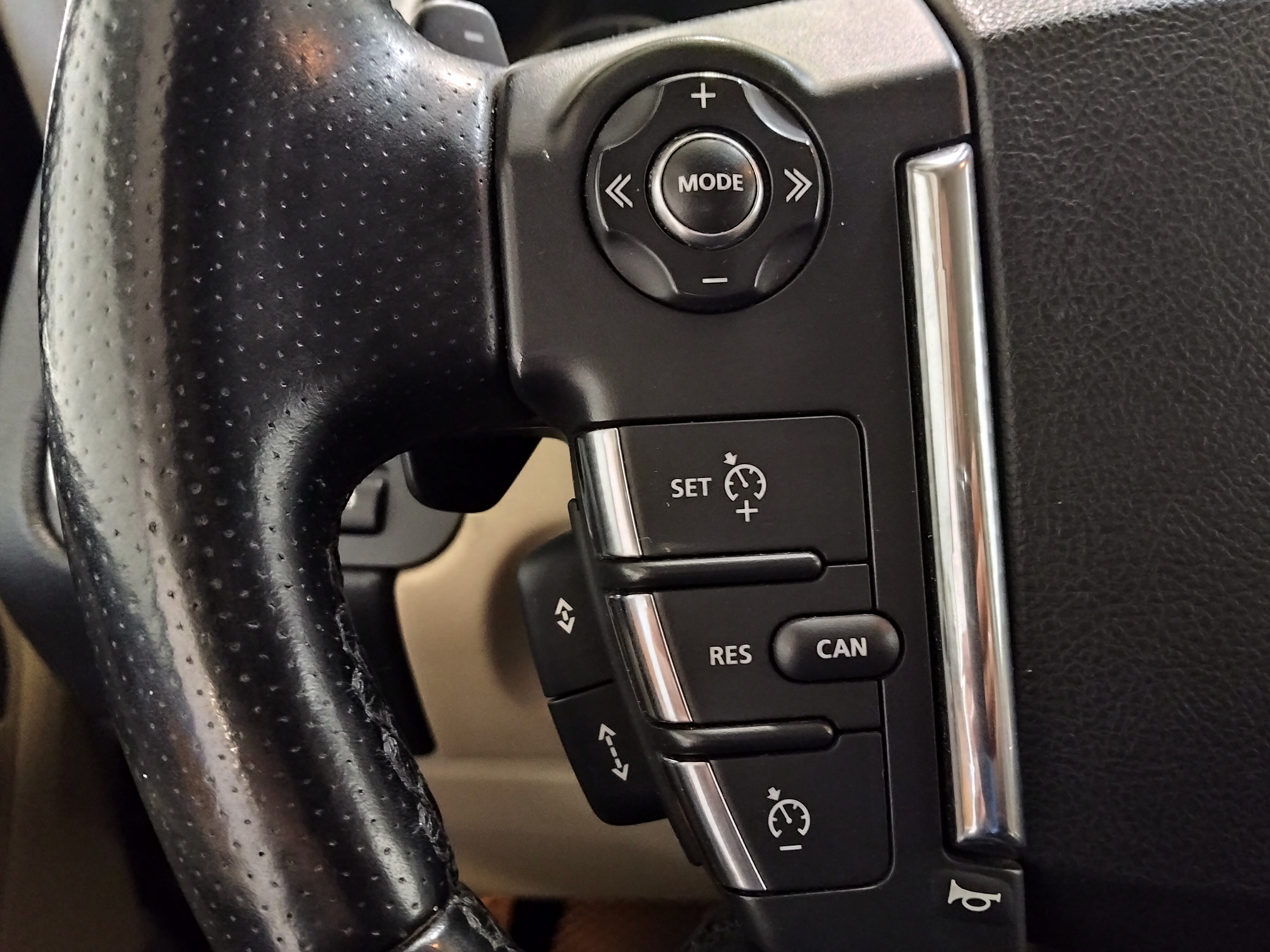 LAND ROVER -