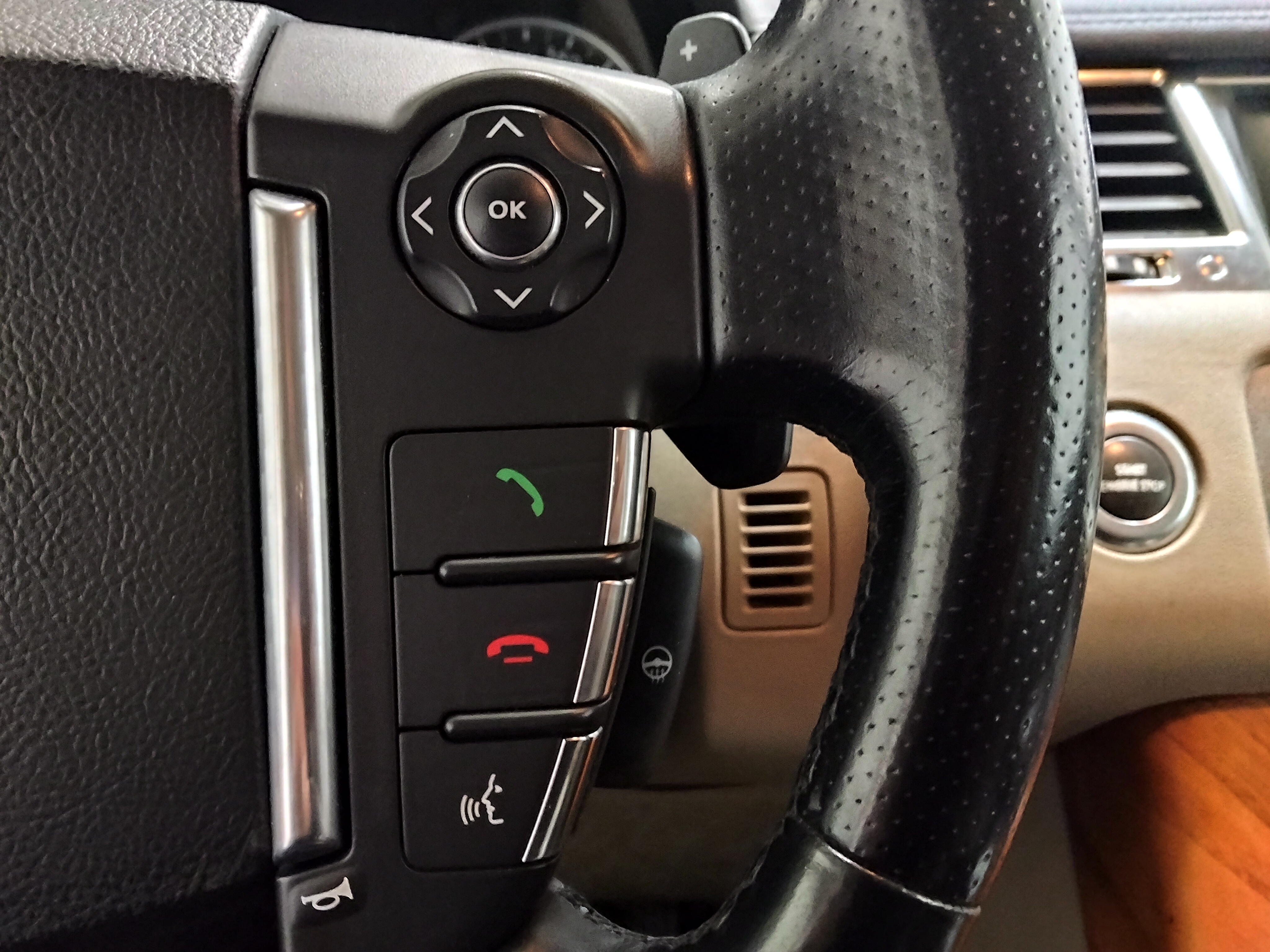 LAND ROVER -