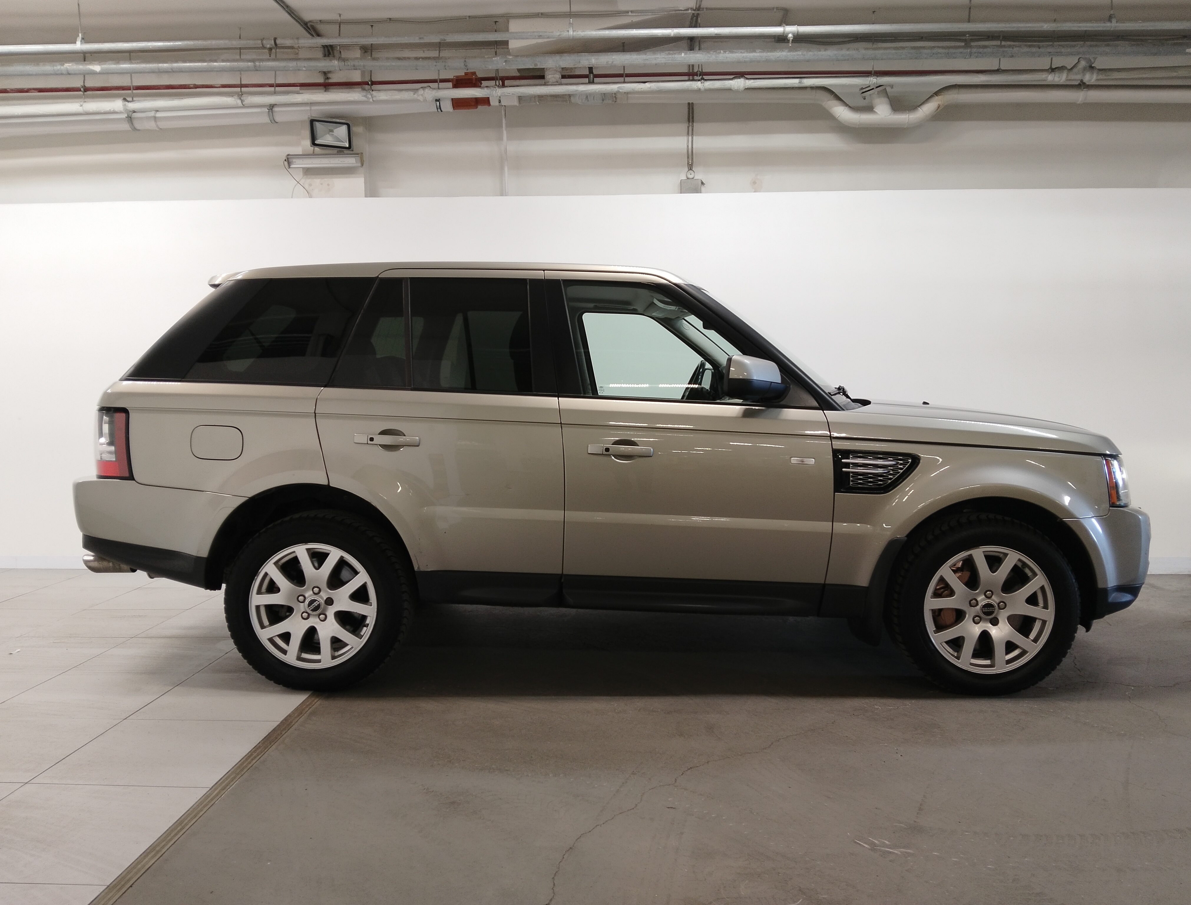 LAND ROVER -
