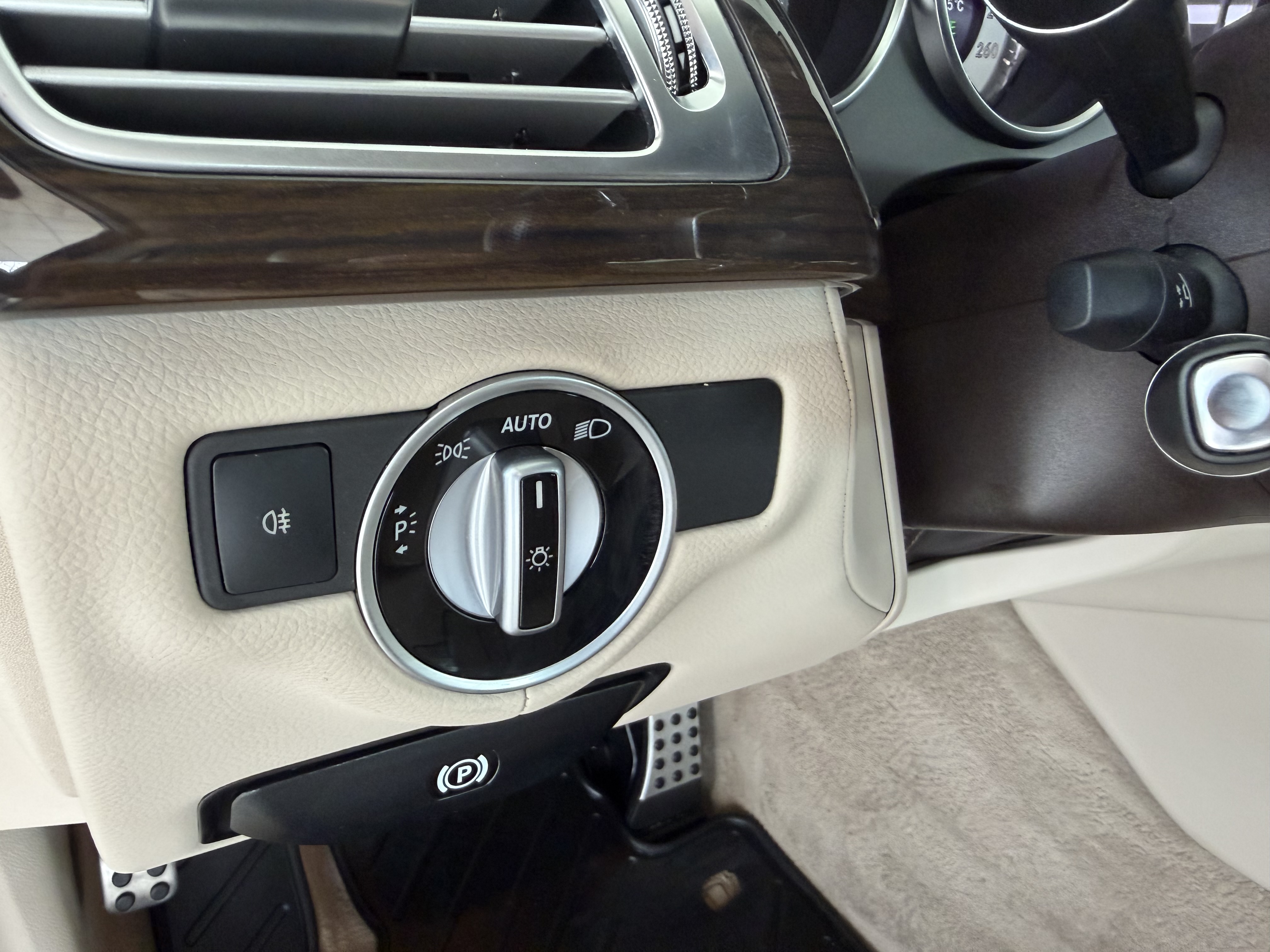 Mercedes-Benz -