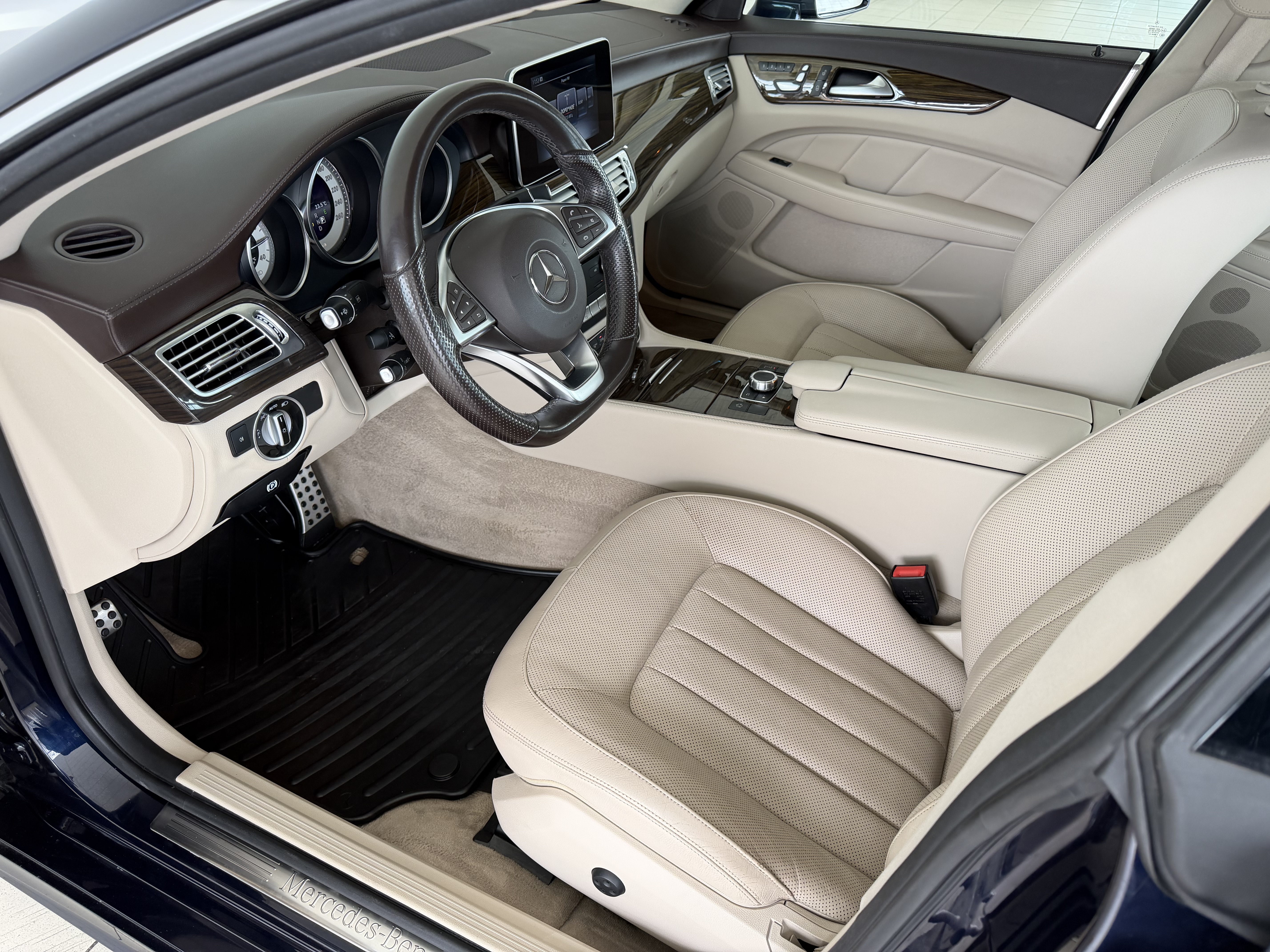 Mercedes-Benz -