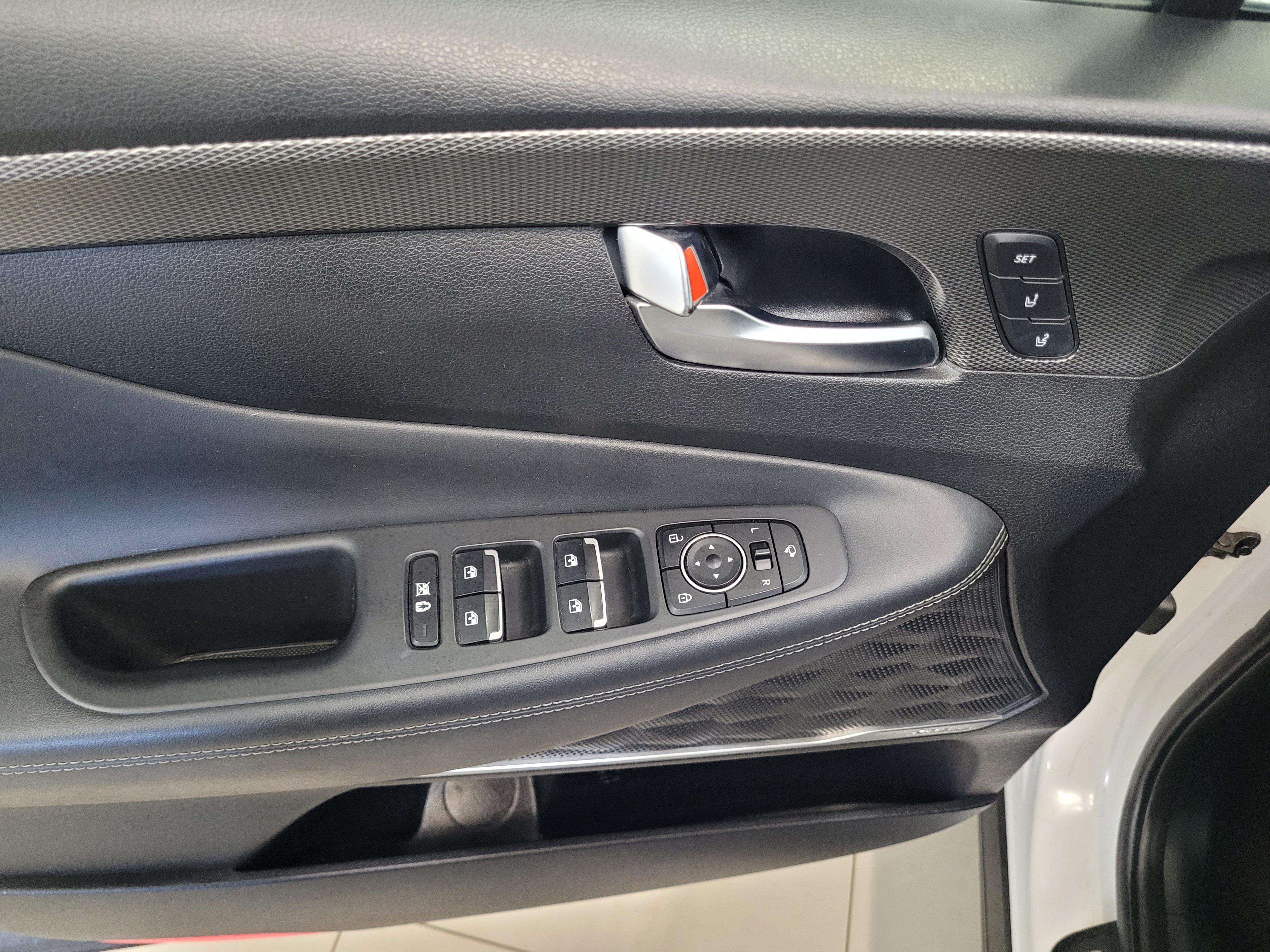 Hyundai SANTA FE -
