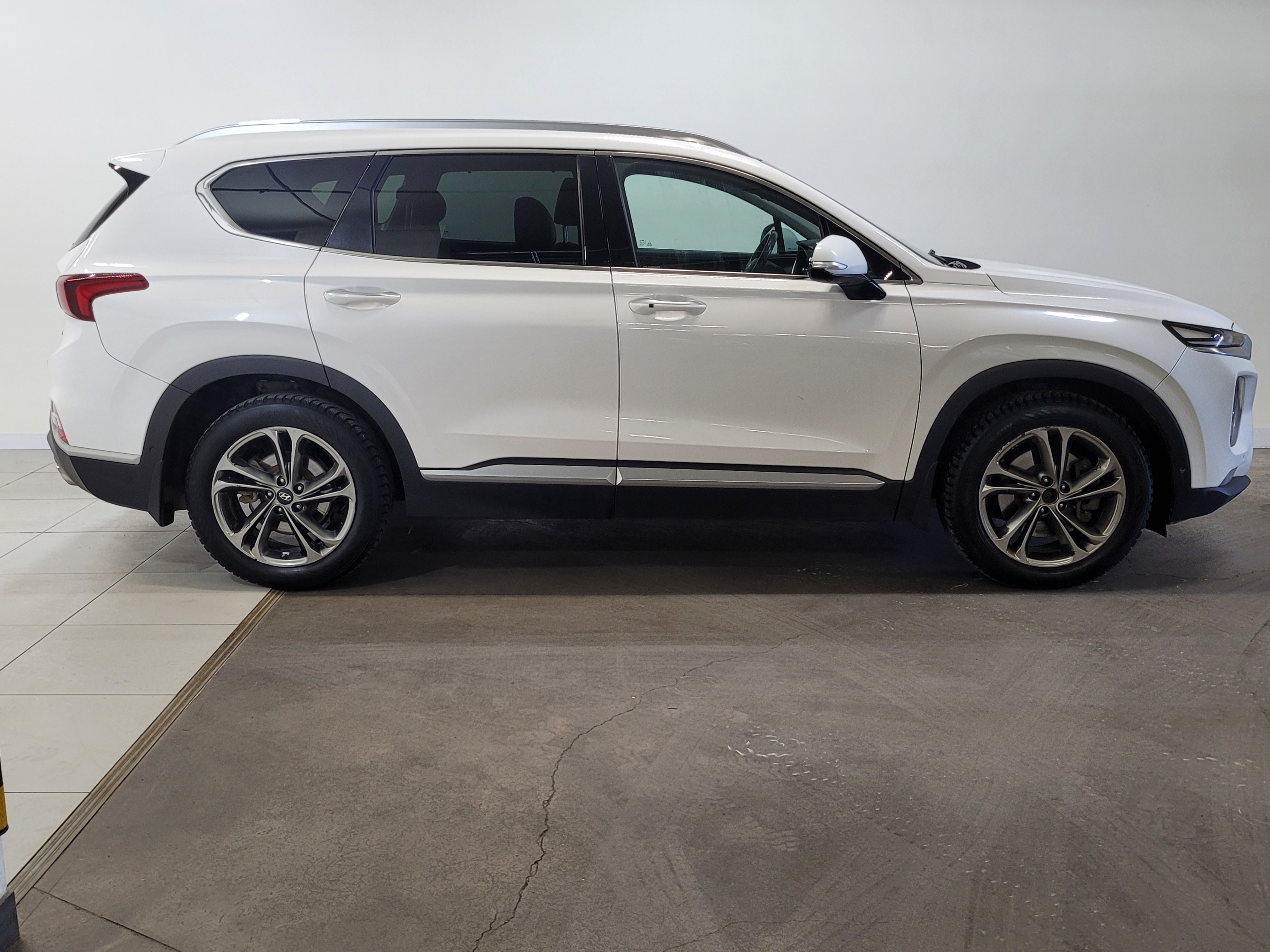 Hyundai SANTA FE -