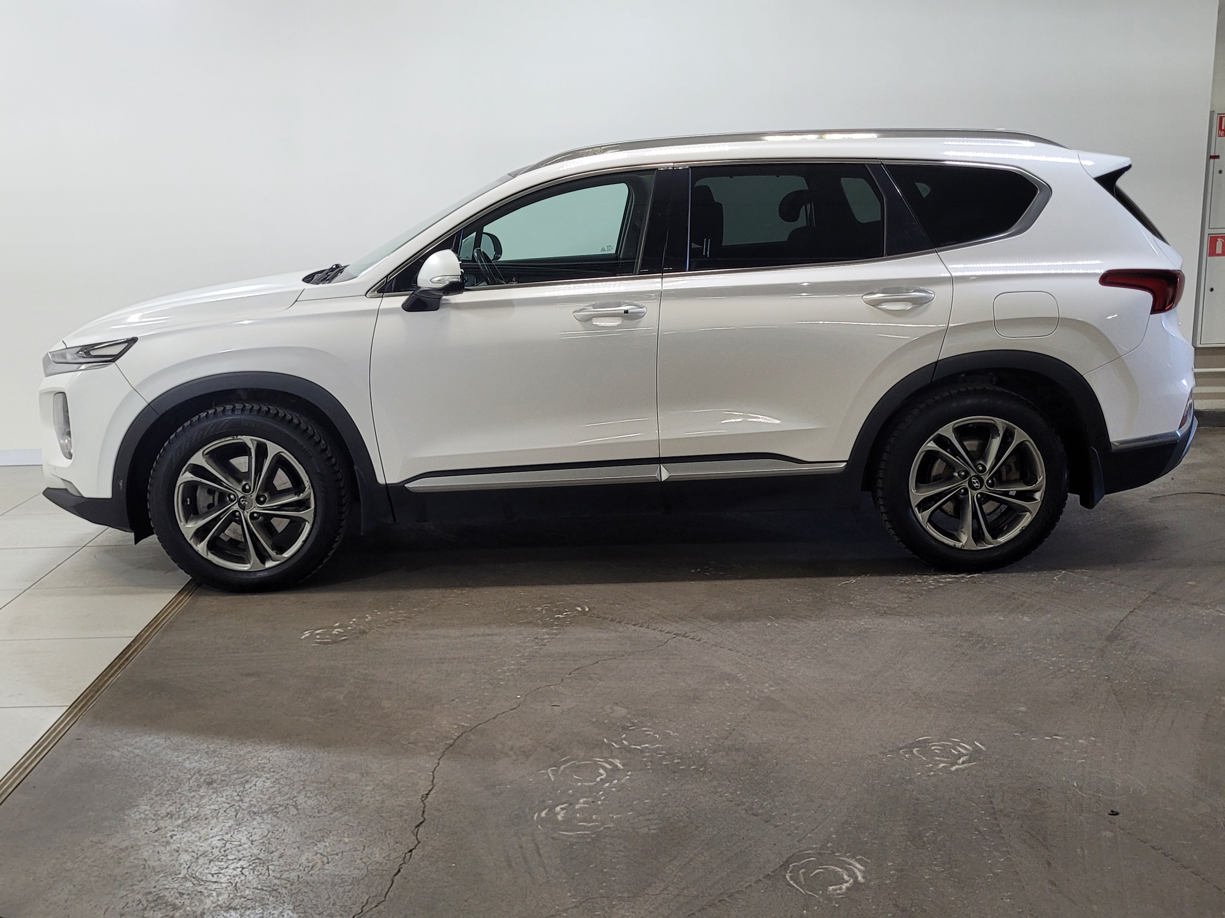 Hyundai SANTA FE -
