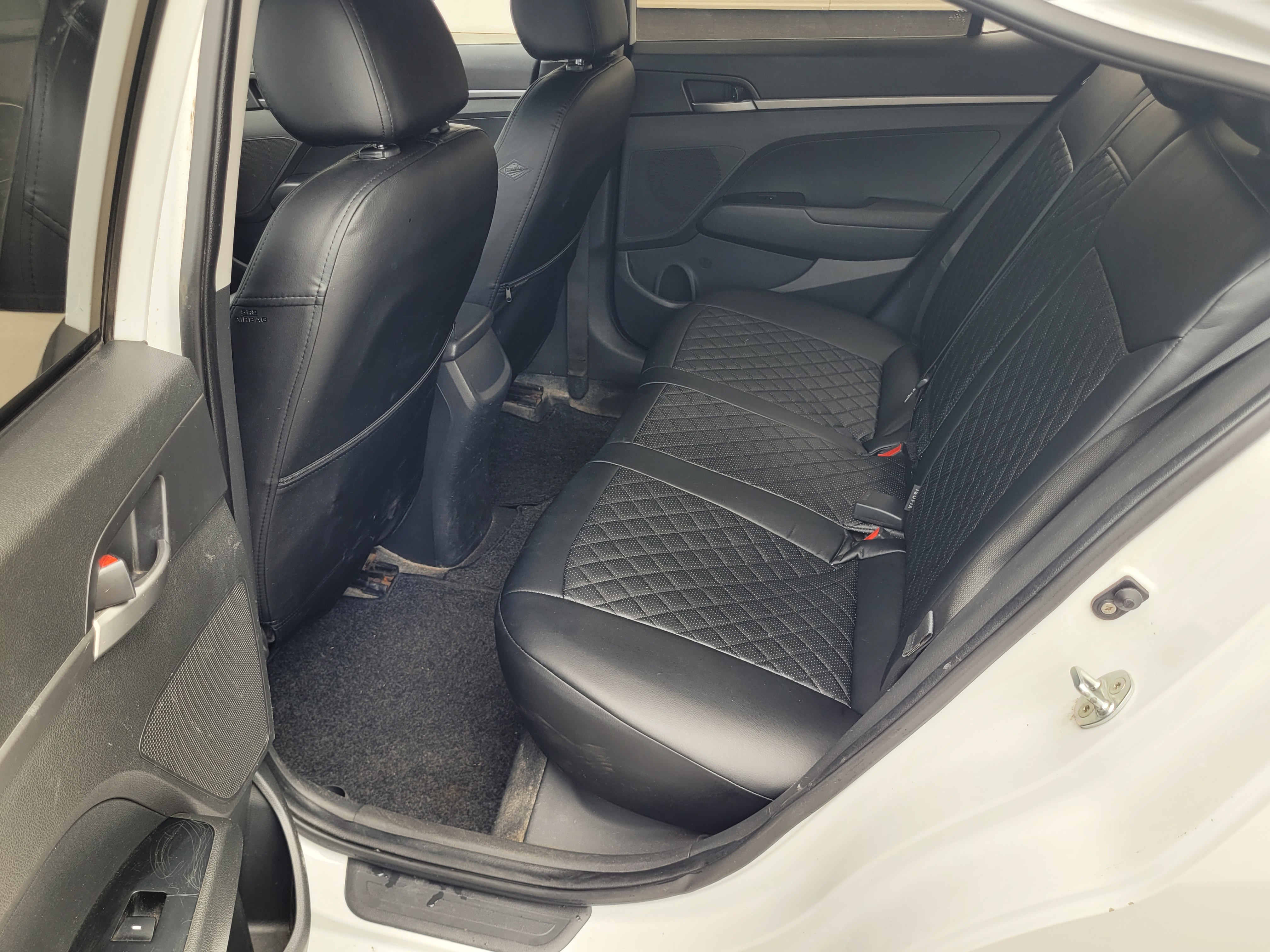 Hyundai ELANTRA -
