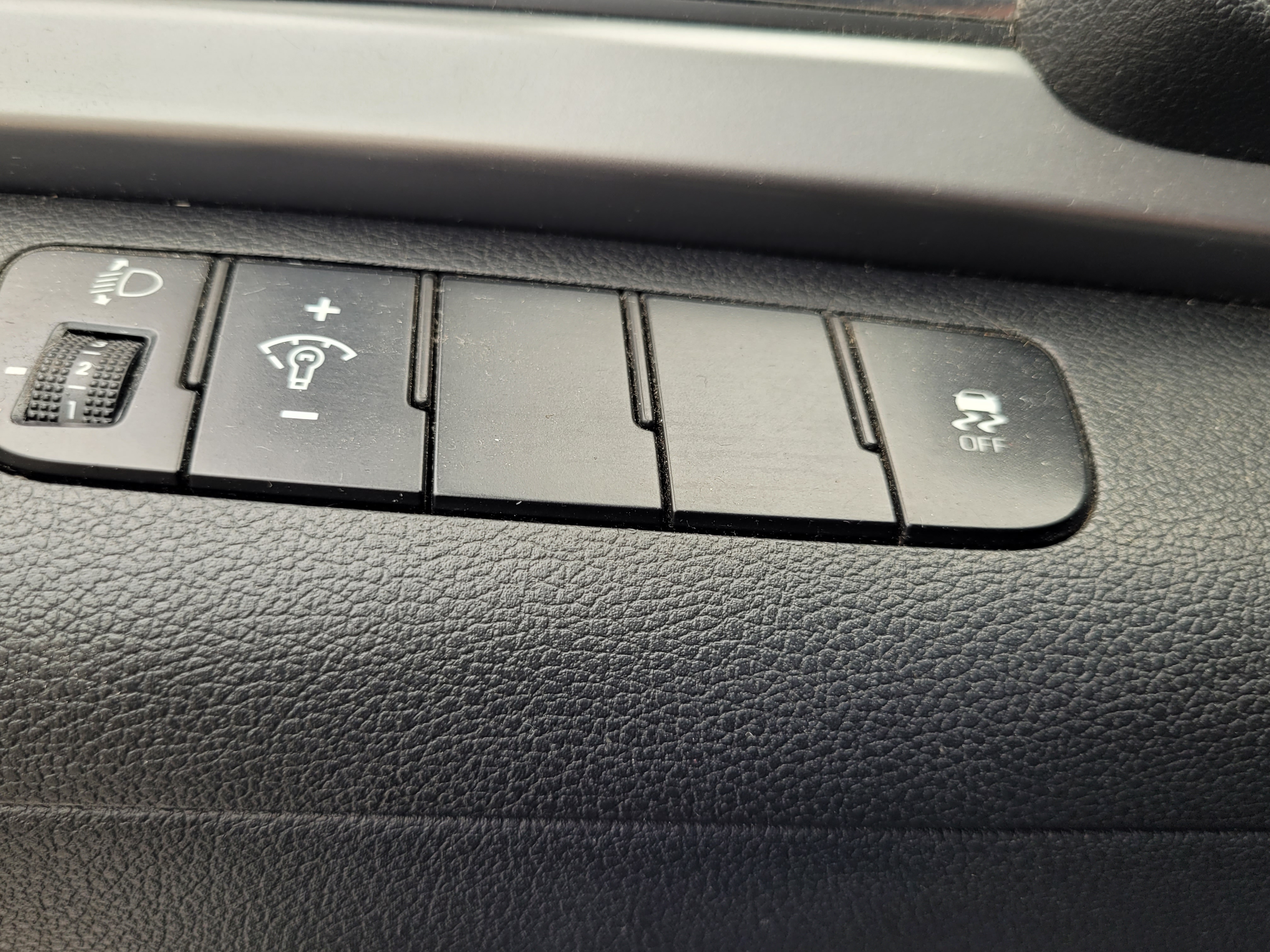 Hyundai ELANTRA -