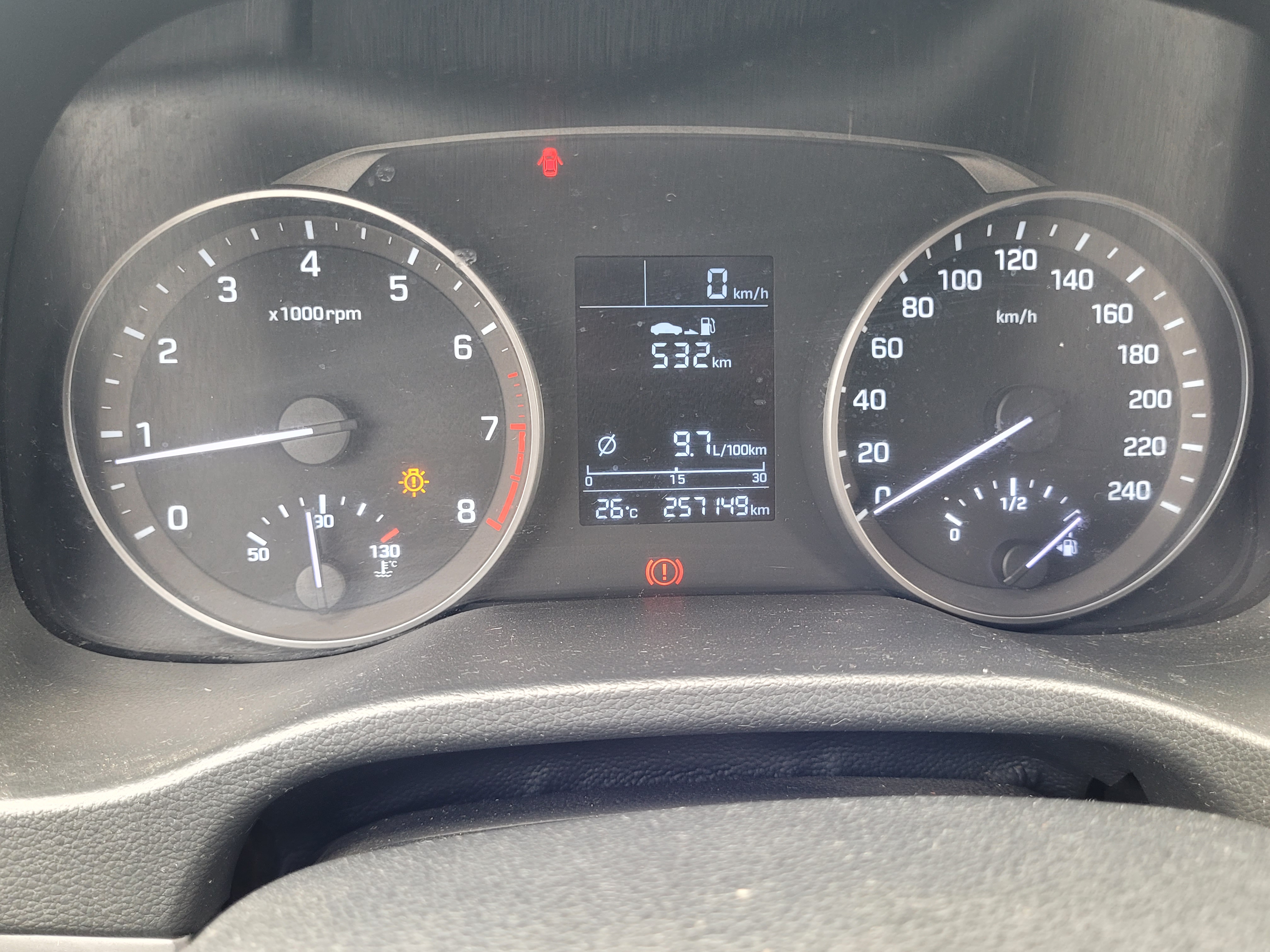 Hyundai ELANTRA -