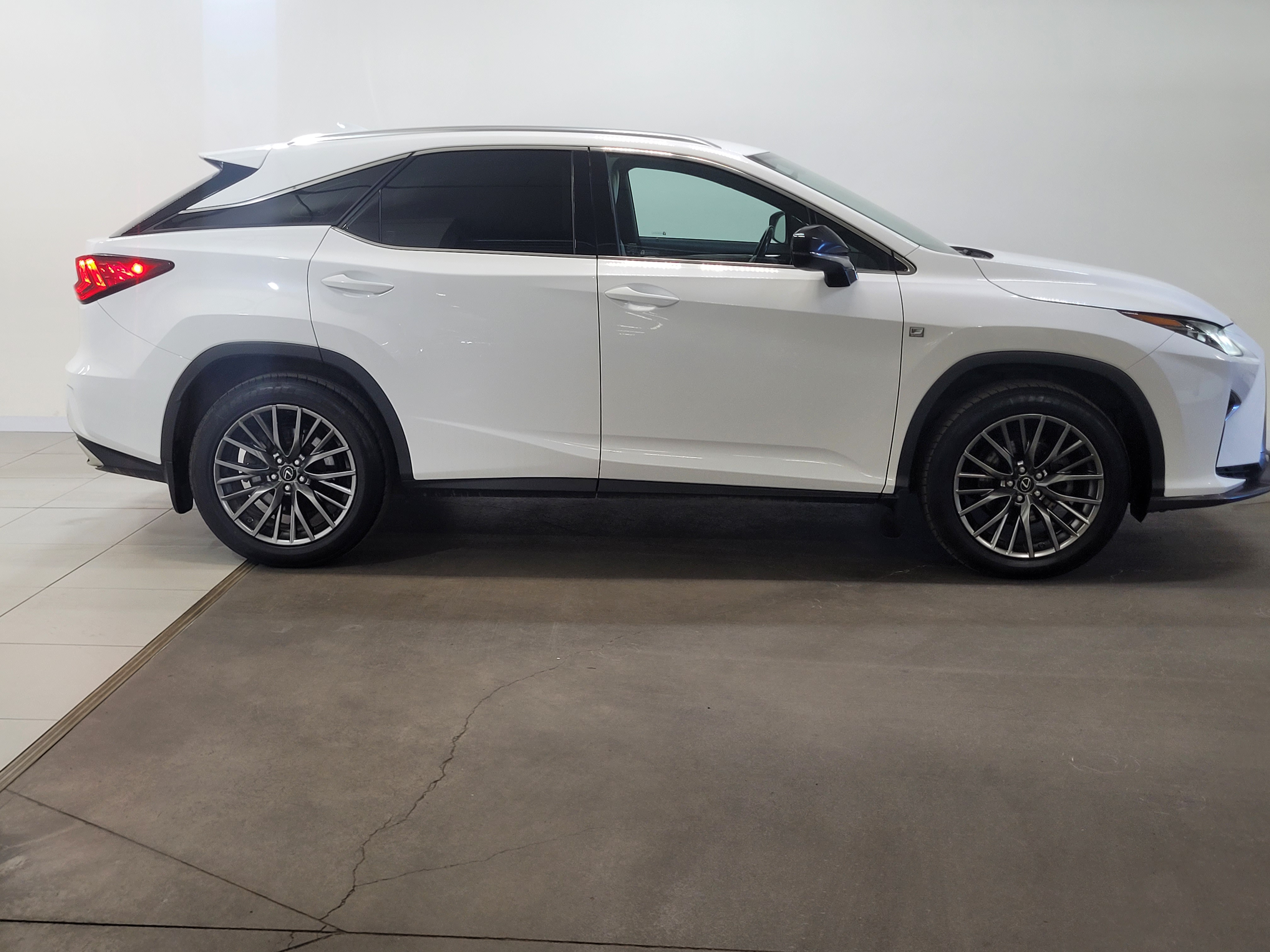 LEXUS -