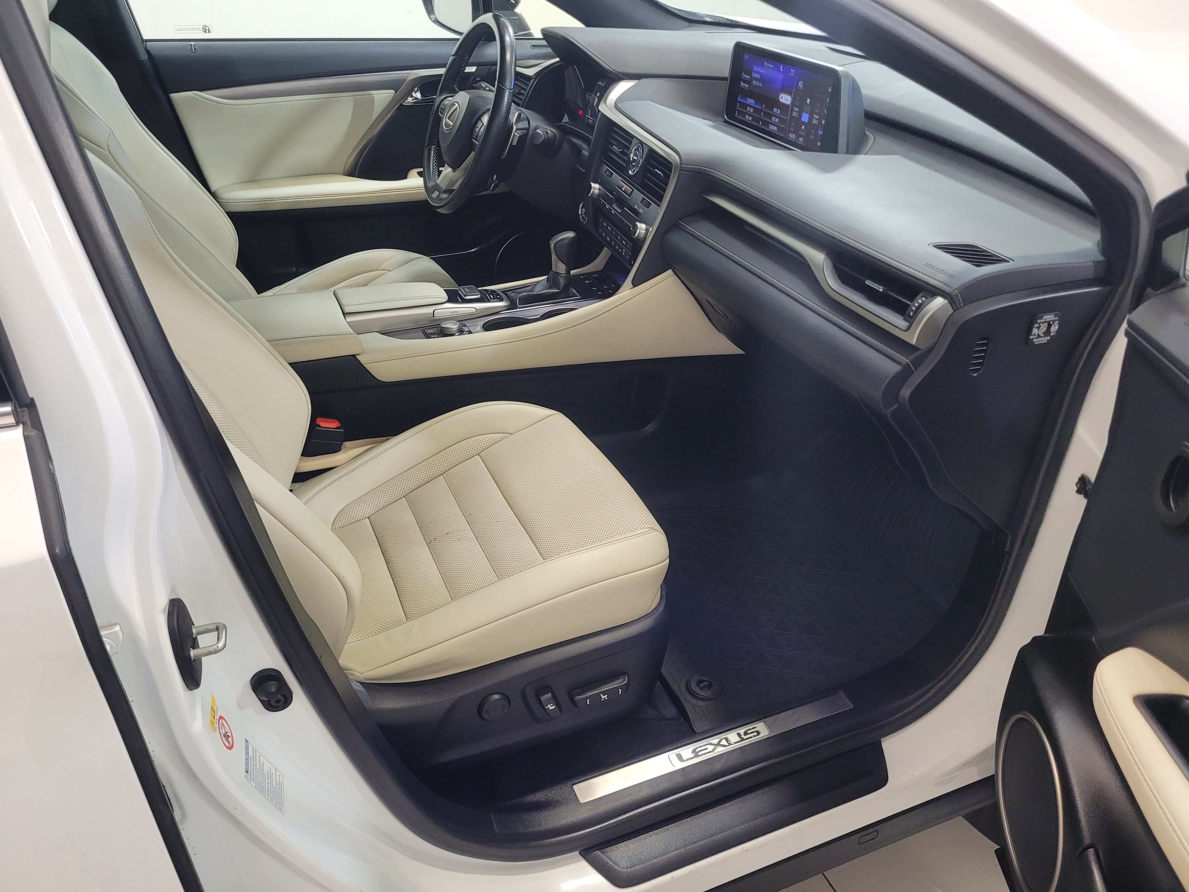 LEXUS -